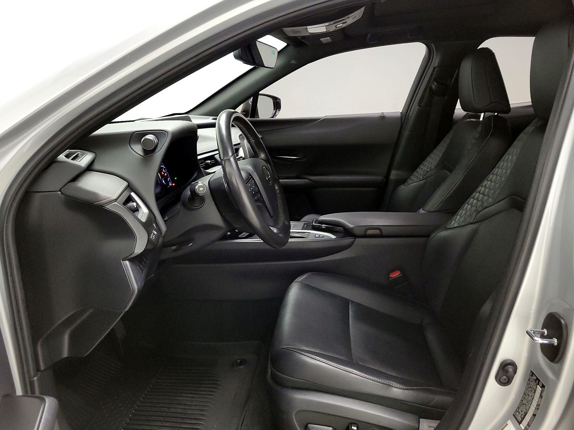 Thumbnail: 2019 Lexus UX - 11