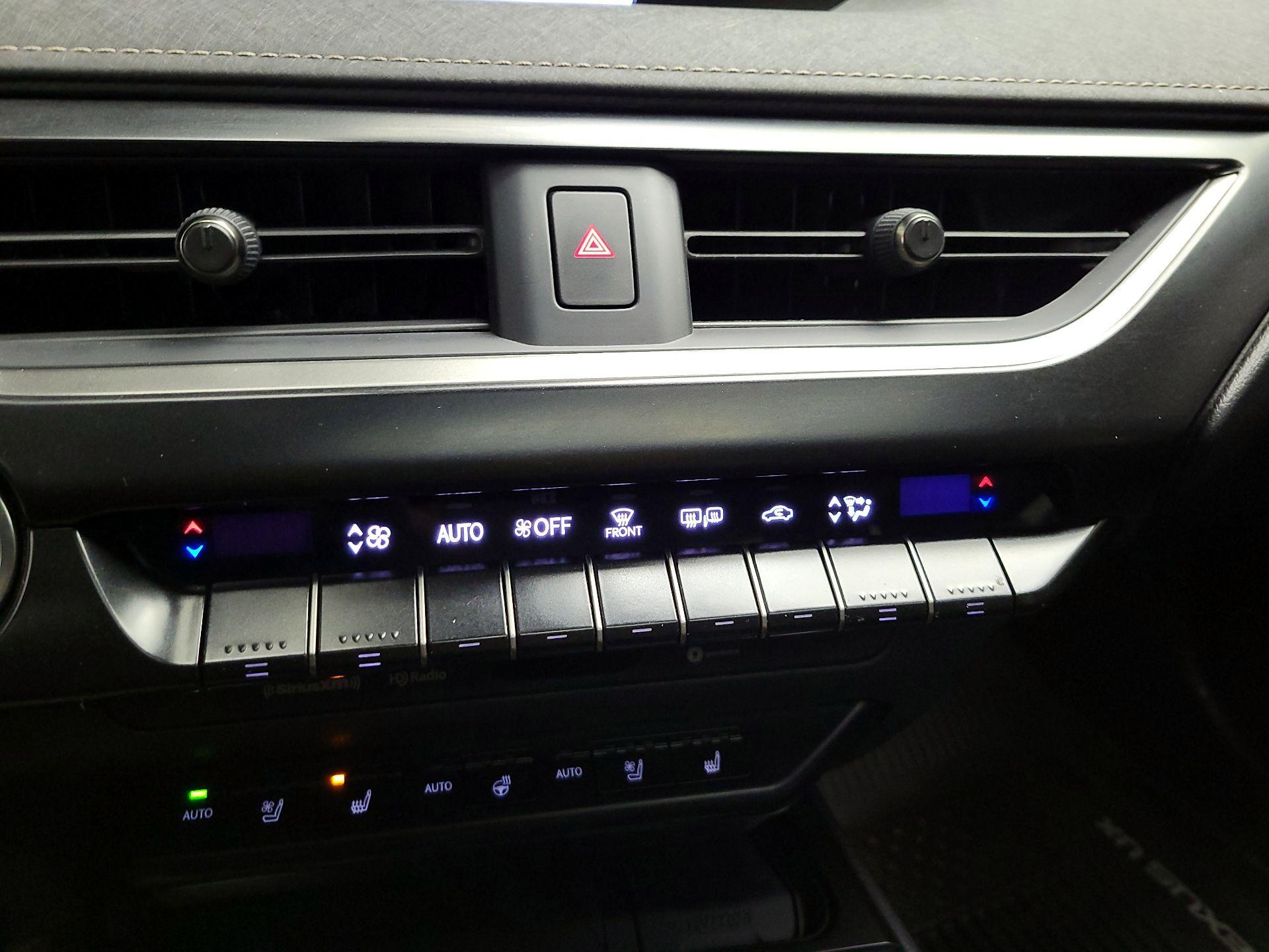 Thumbnail: 2019 Lexus UX - 15