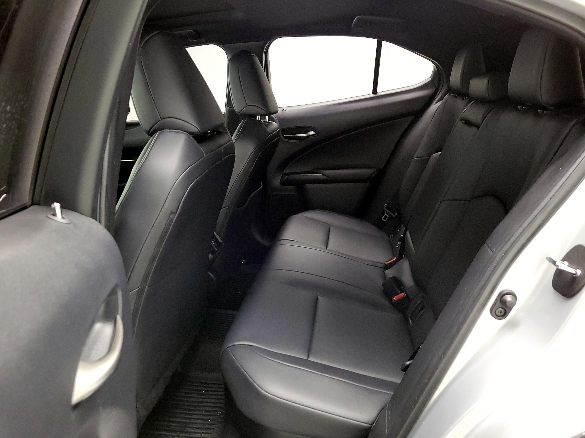 Thumbnail: 2019 Lexus UX - 18