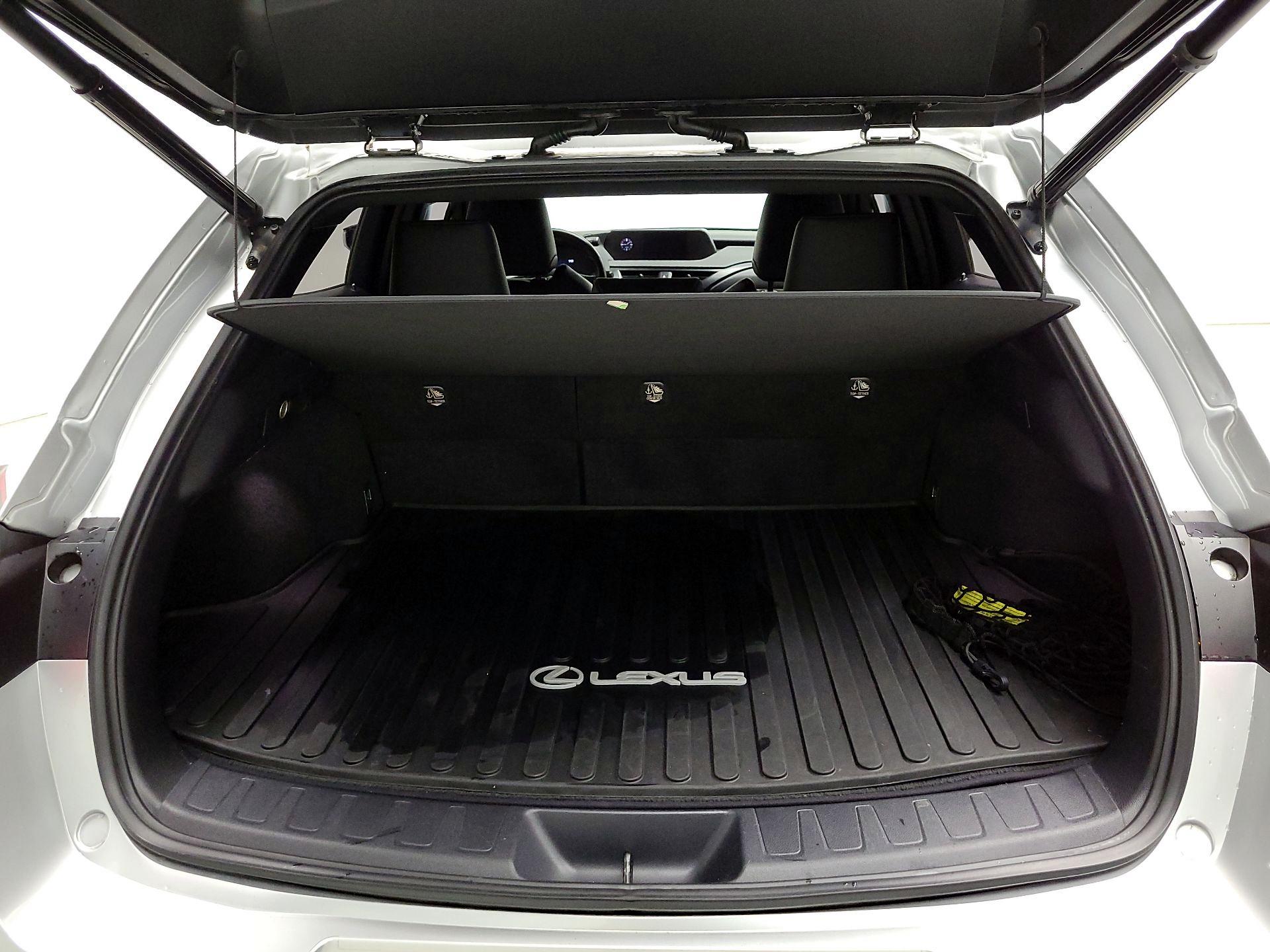 Thumbnail: 2019 Lexus UX - 19