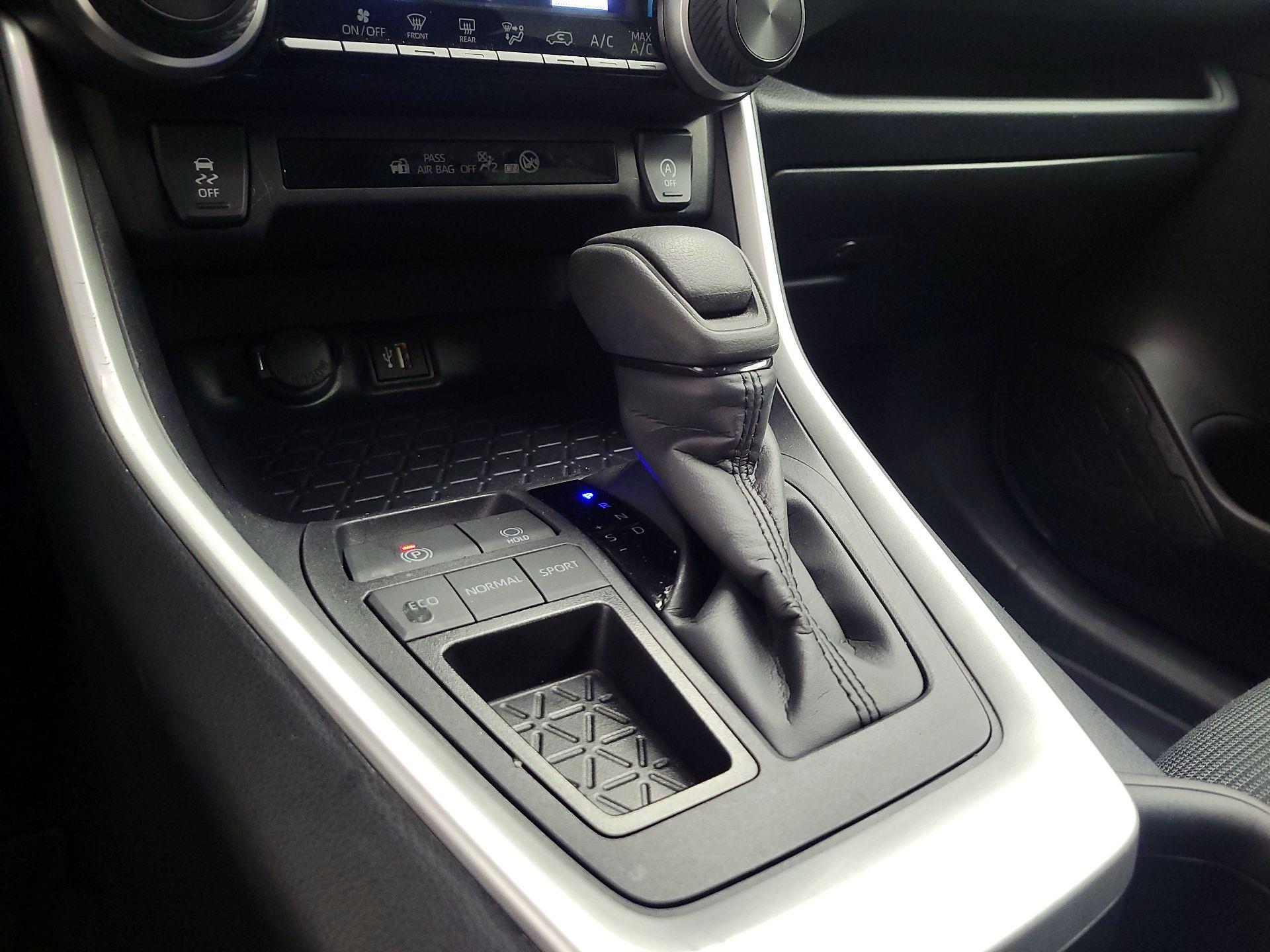 Thumbnail: 2025 Toyota RAV4 - 17