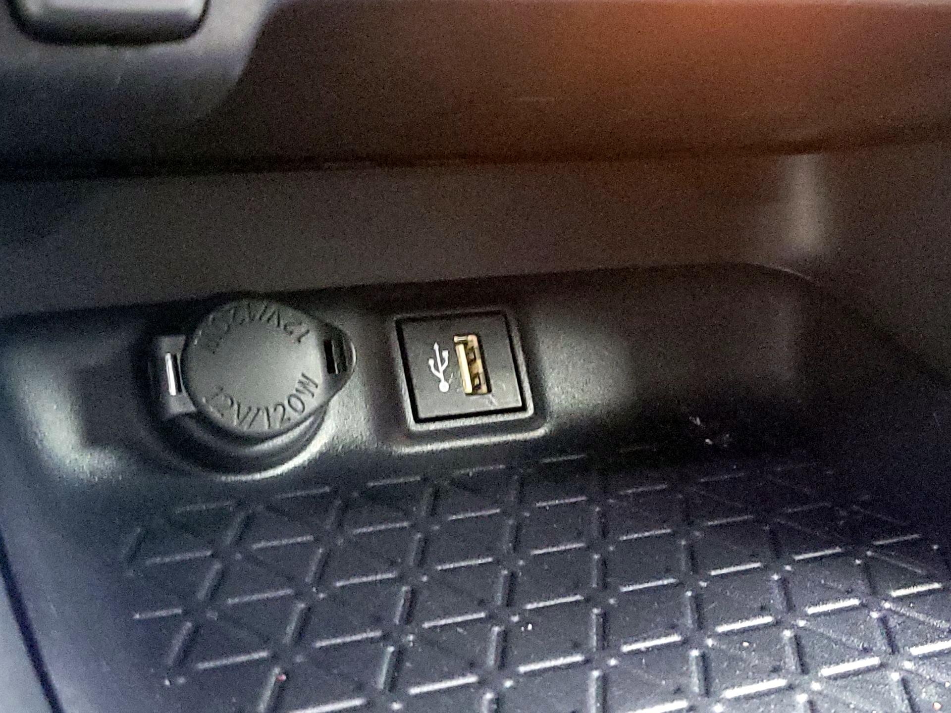 Thumbnail: 2025 Toyota RAV4 - 18