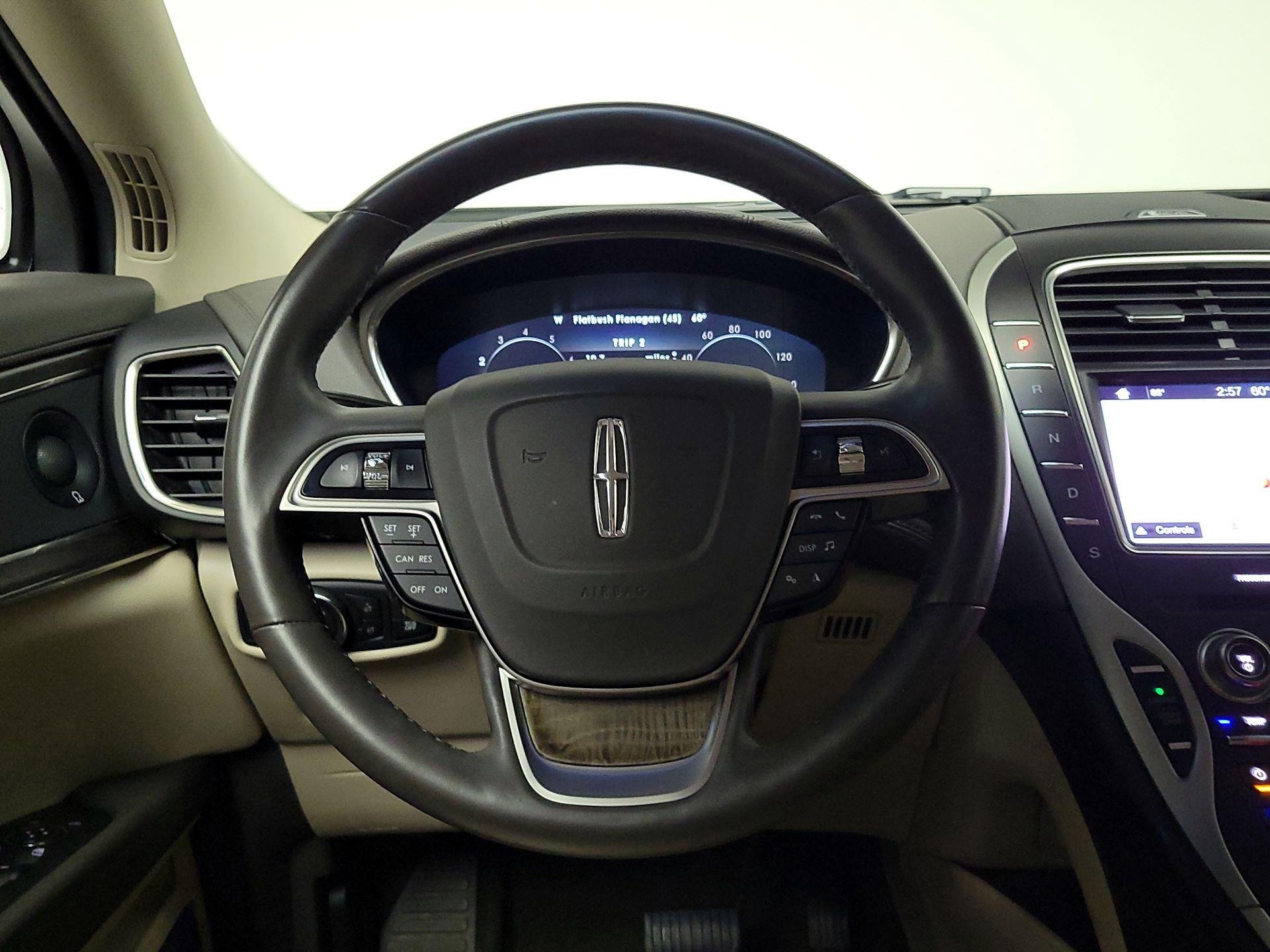 Thumbnail: 2019 Lincoln Nautilus - 10