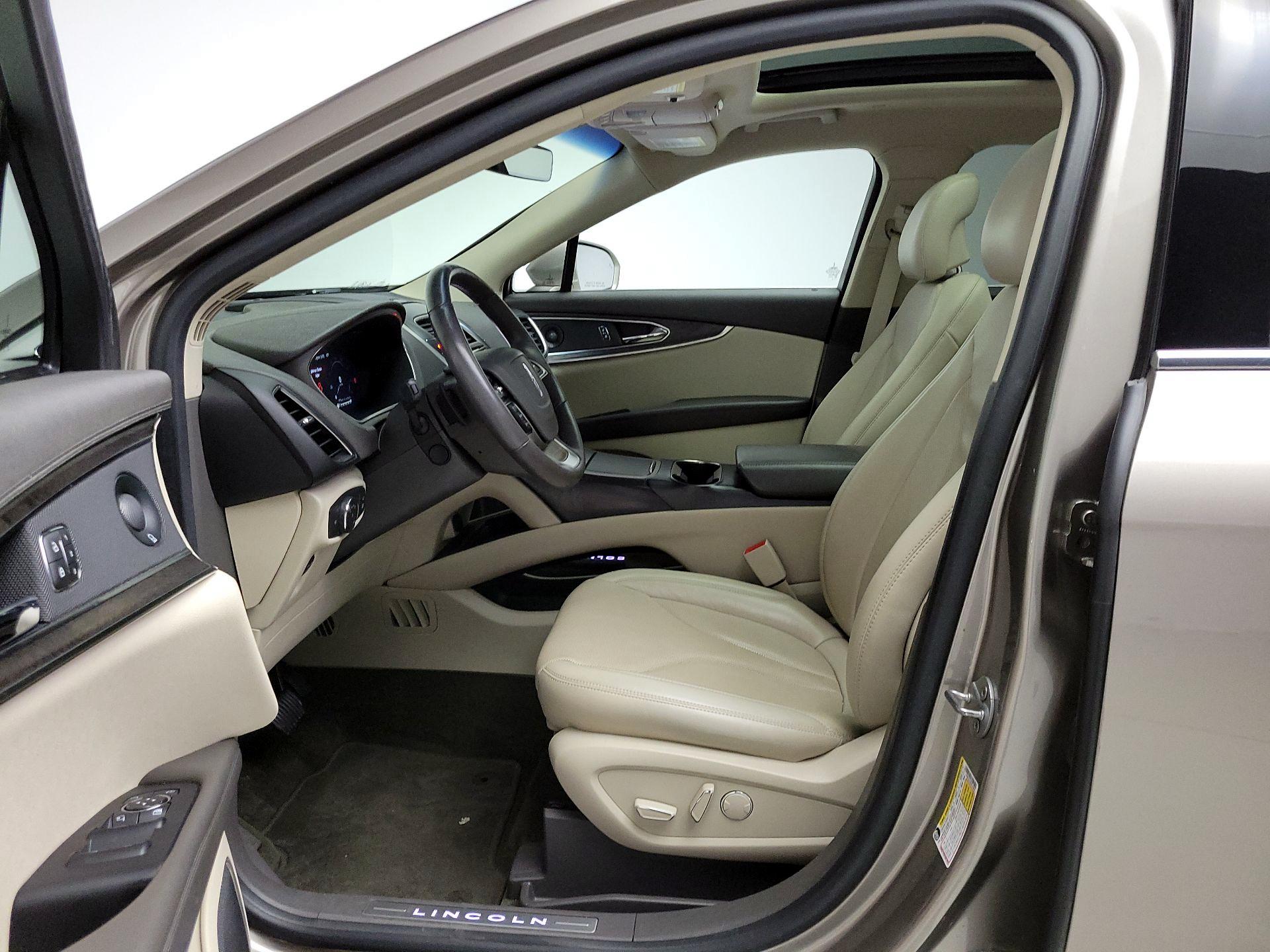Thumbnail: 2019 Lincoln Nautilus - 11