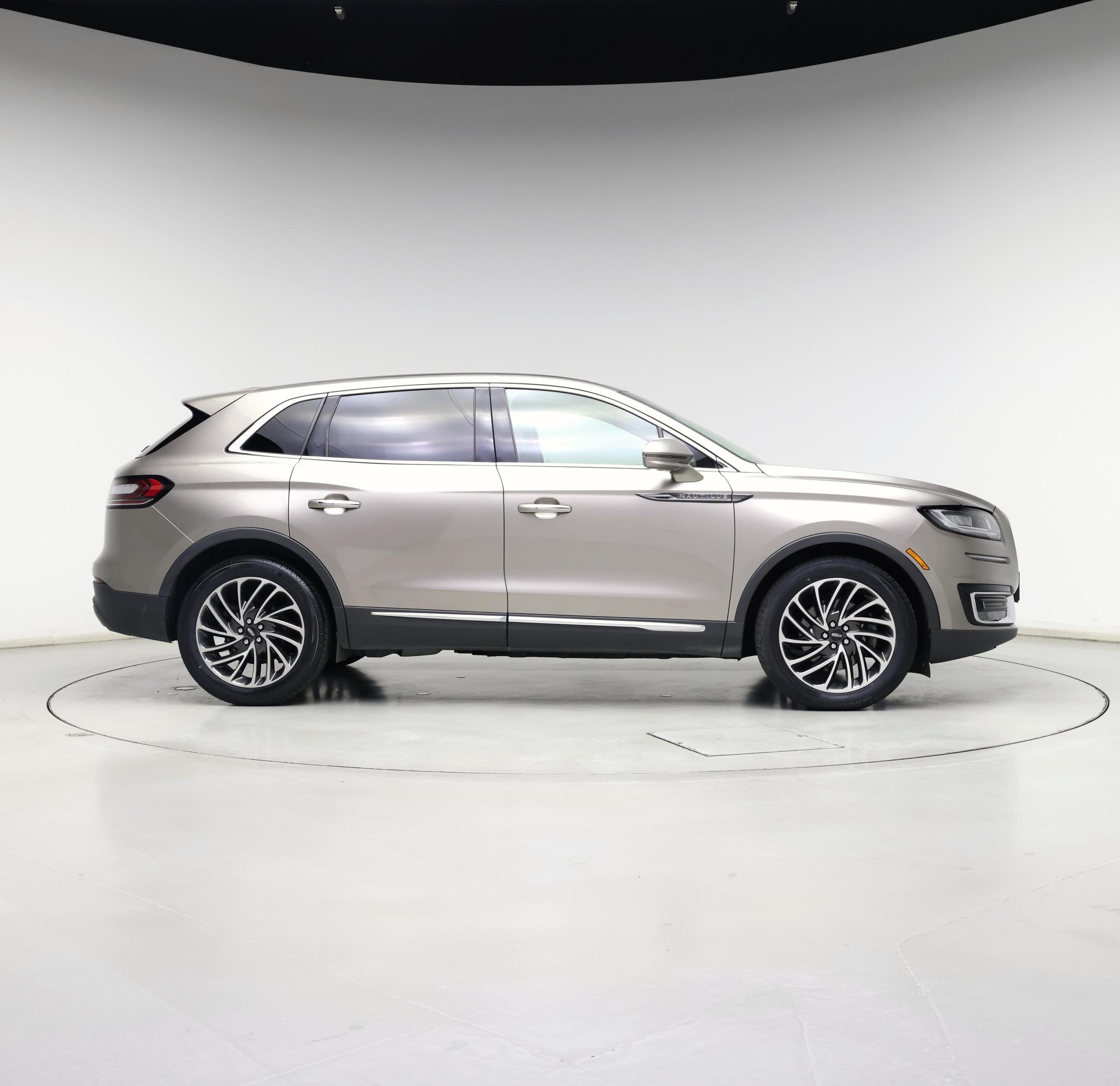 Thumbnail: 2019 Lincoln Nautilus - 7