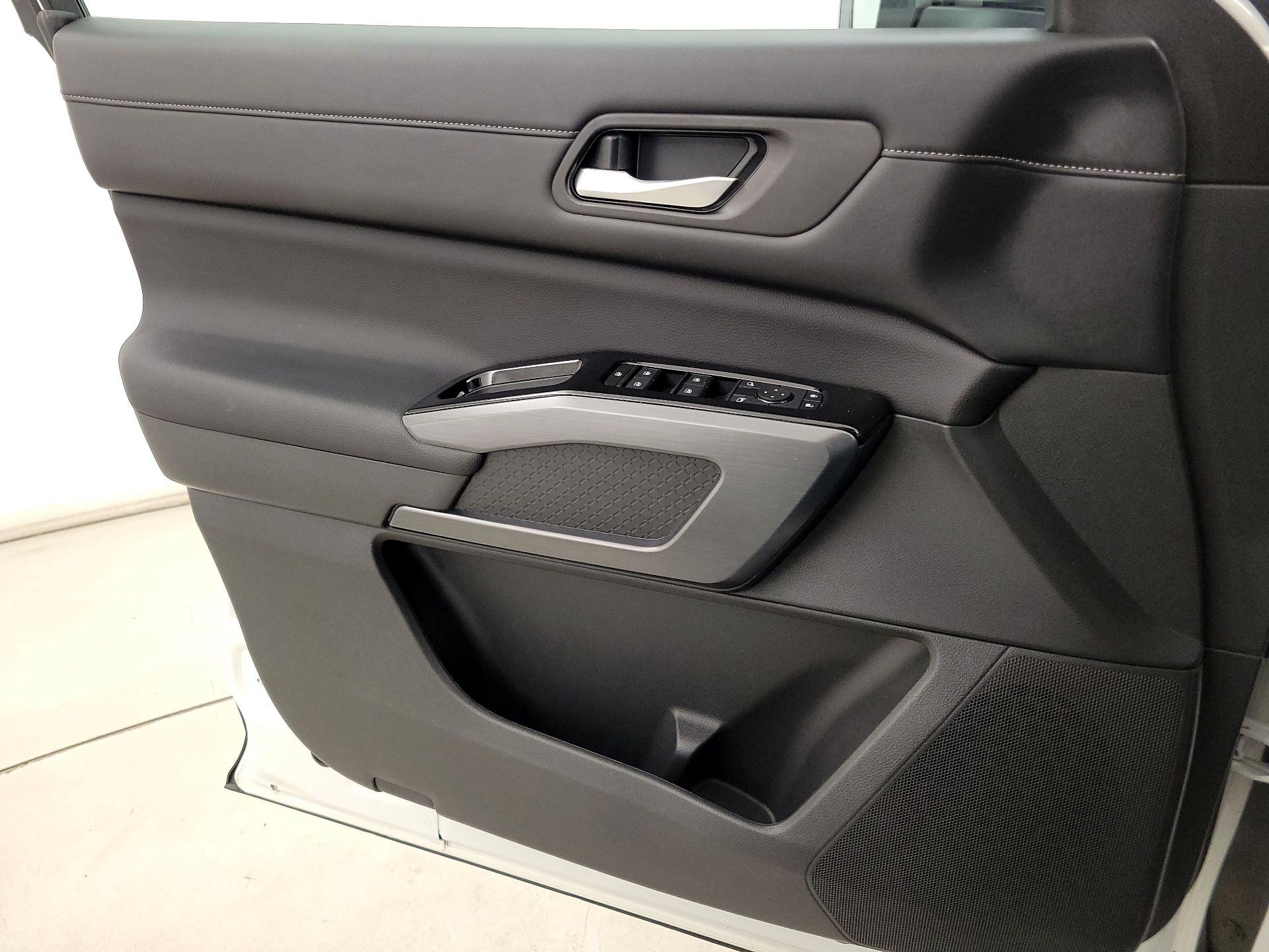 Thumbnail: 2024 Nissan Pathfinder - 12