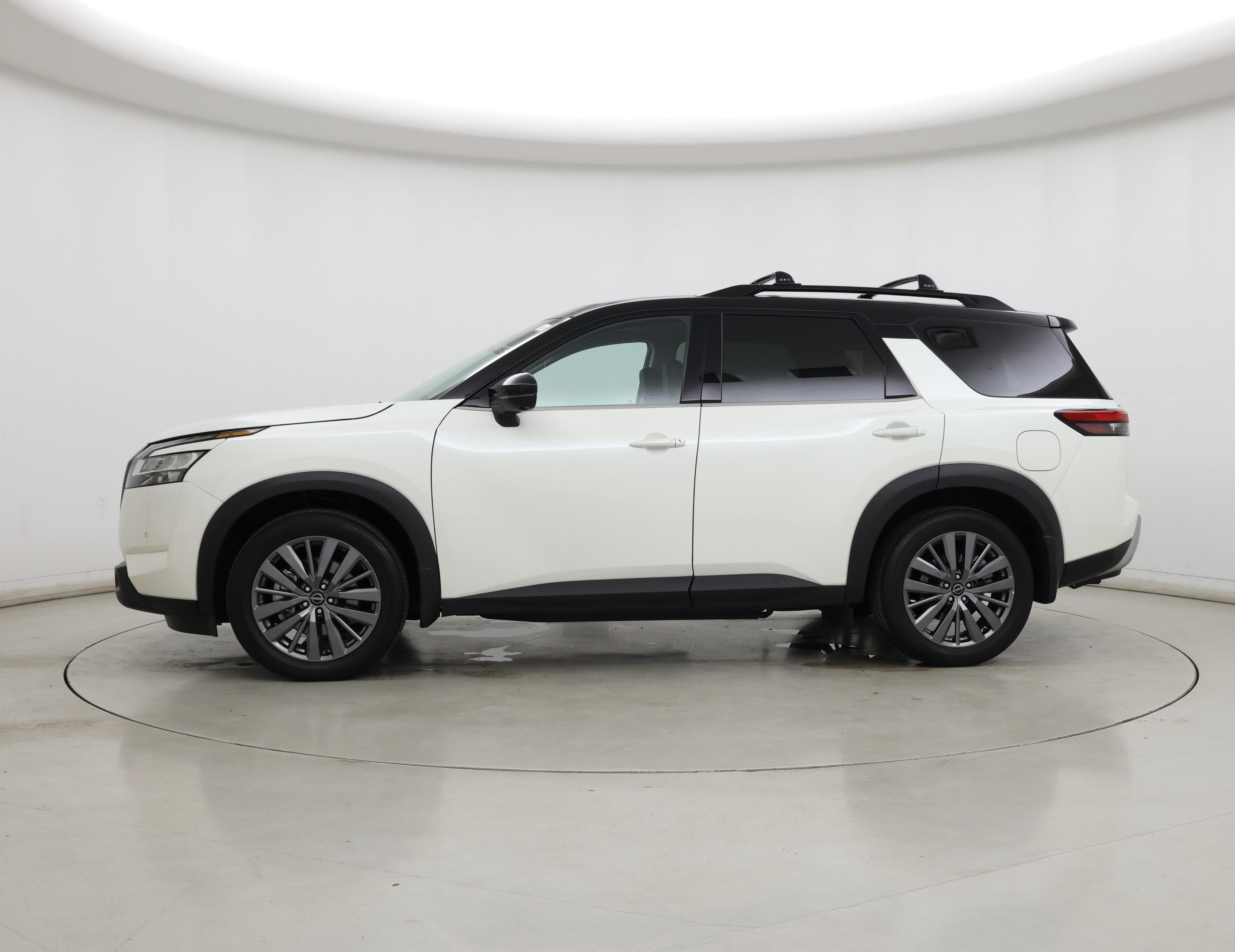 Thumbnail: 2024 Nissan Pathfinder - 3