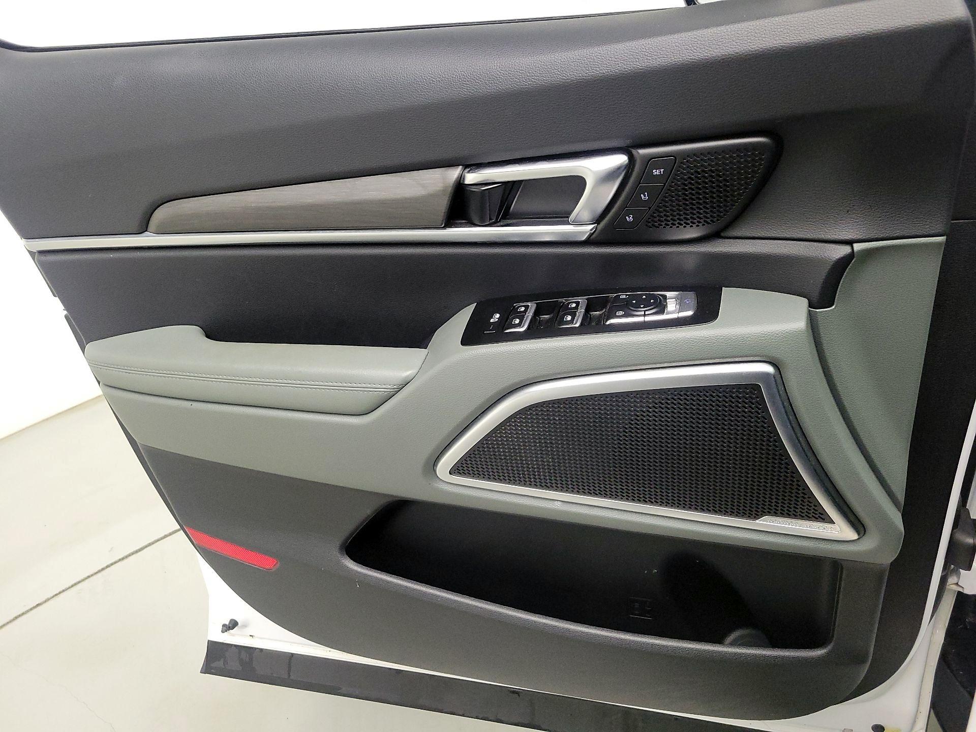 Thumbnail: 2023 Kia Telluride - 12