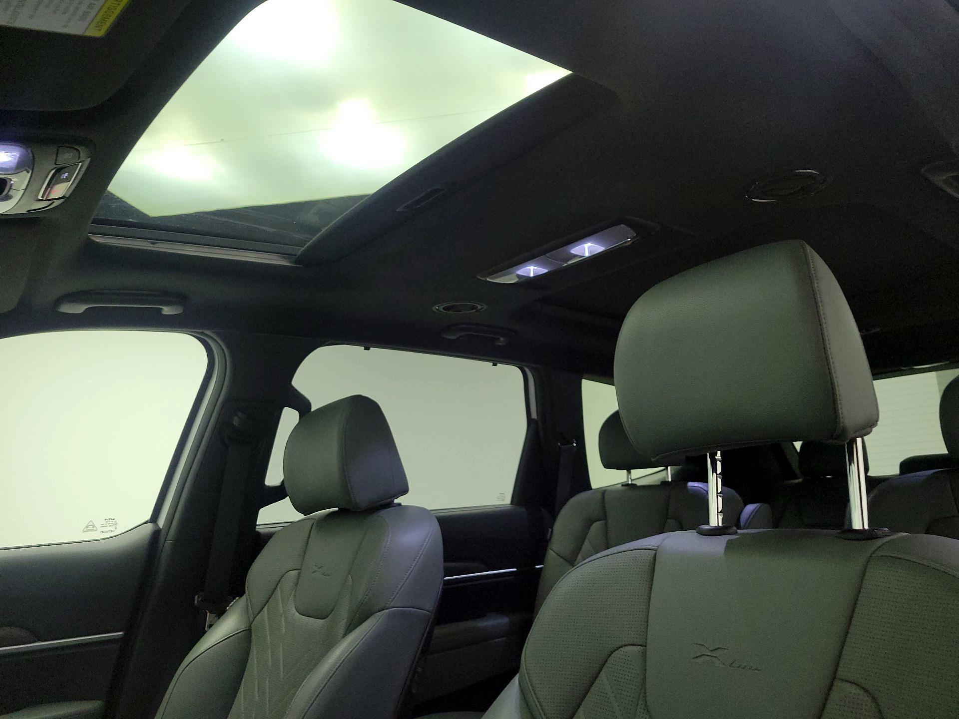 Thumbnail: 2023 Kia Telluride - 19