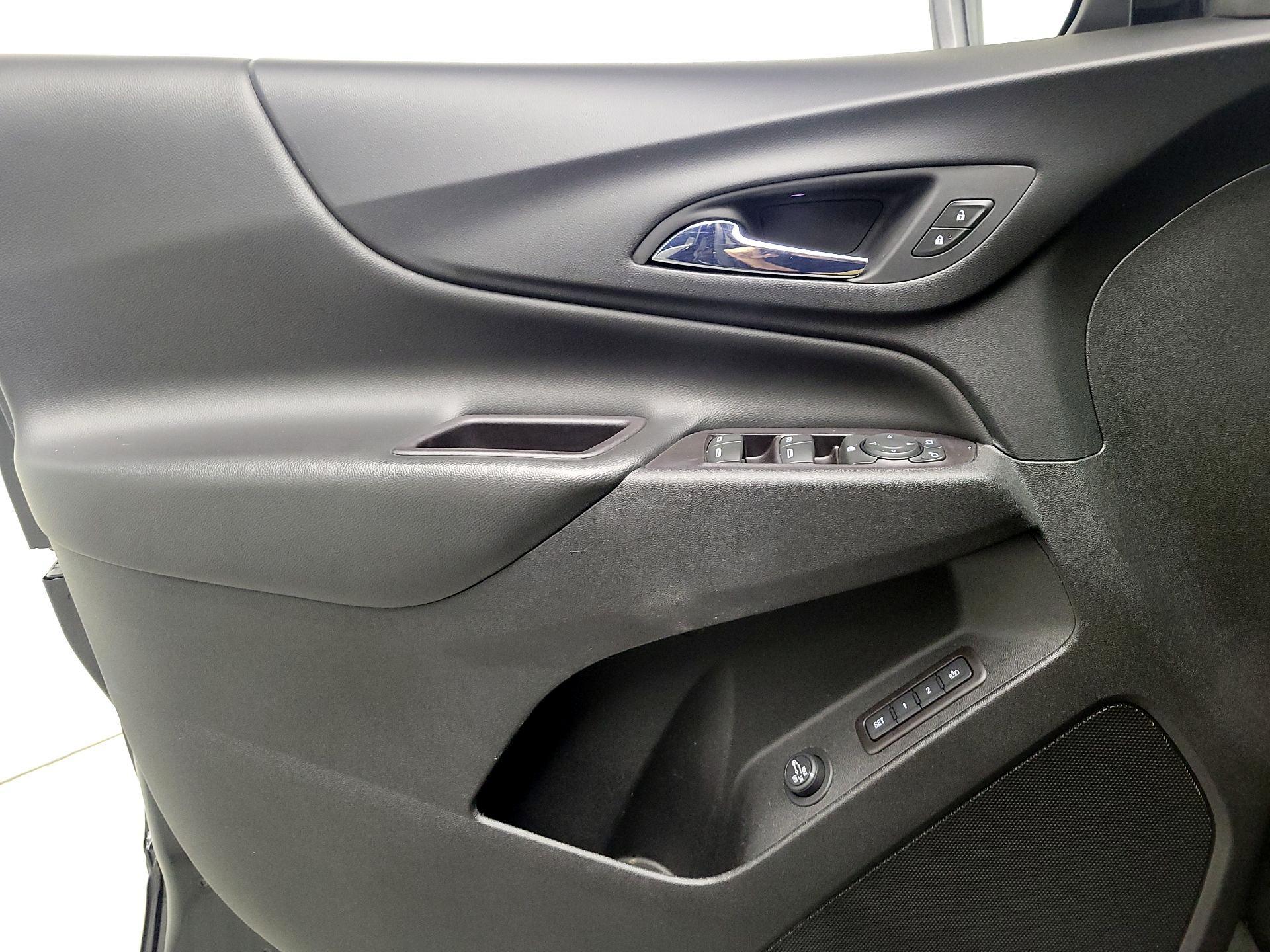 Thumbnail: 2020 Chevrolet Equinox - 12