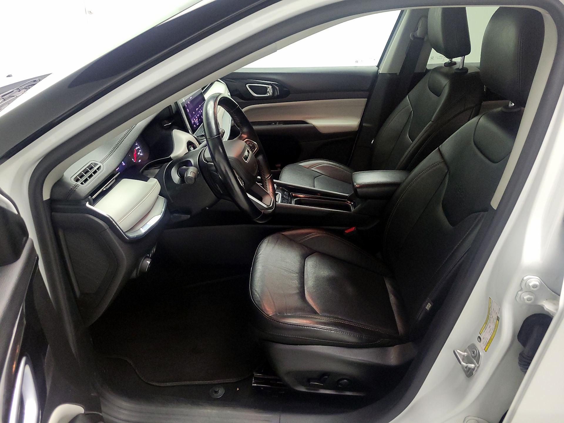 Thumbnail: 2022 Jeep Compass - 11