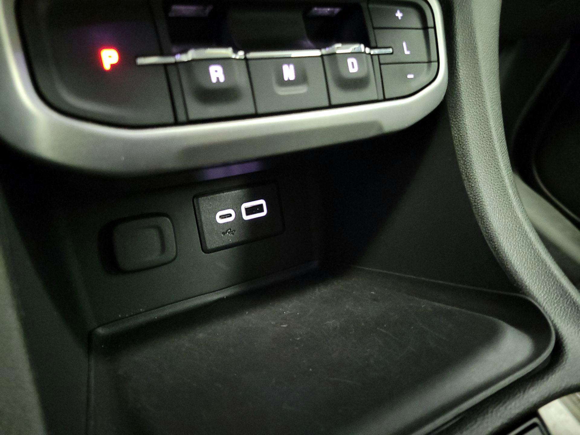 Thumbnail: 2023 GMC Acadia - 18