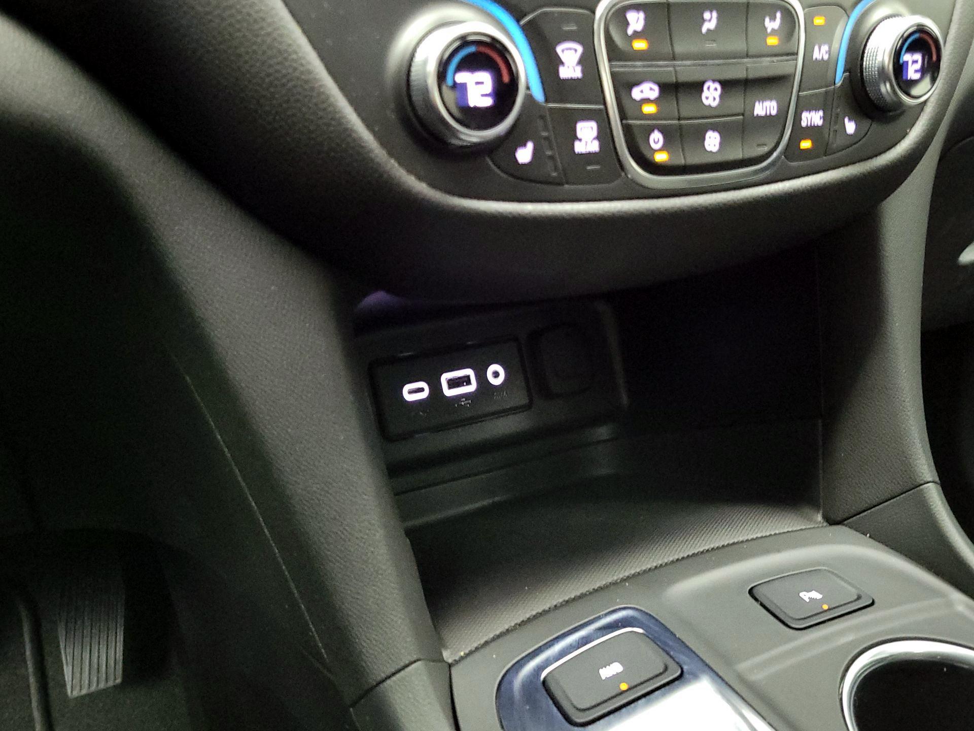 Thumbnail: 2023 Chevrolet Equinox - 18