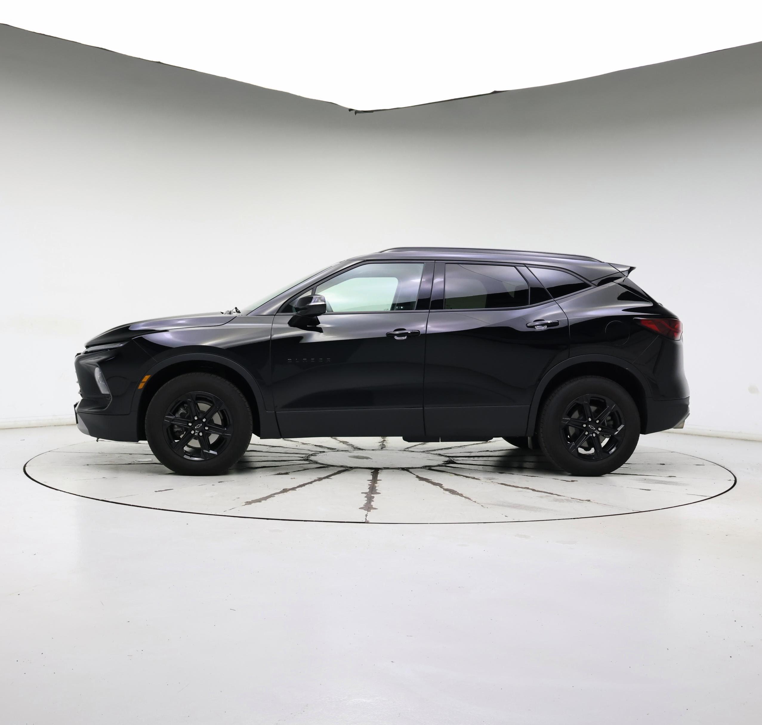 Thumbnail: 2023 Chevrolet Blazer - 3