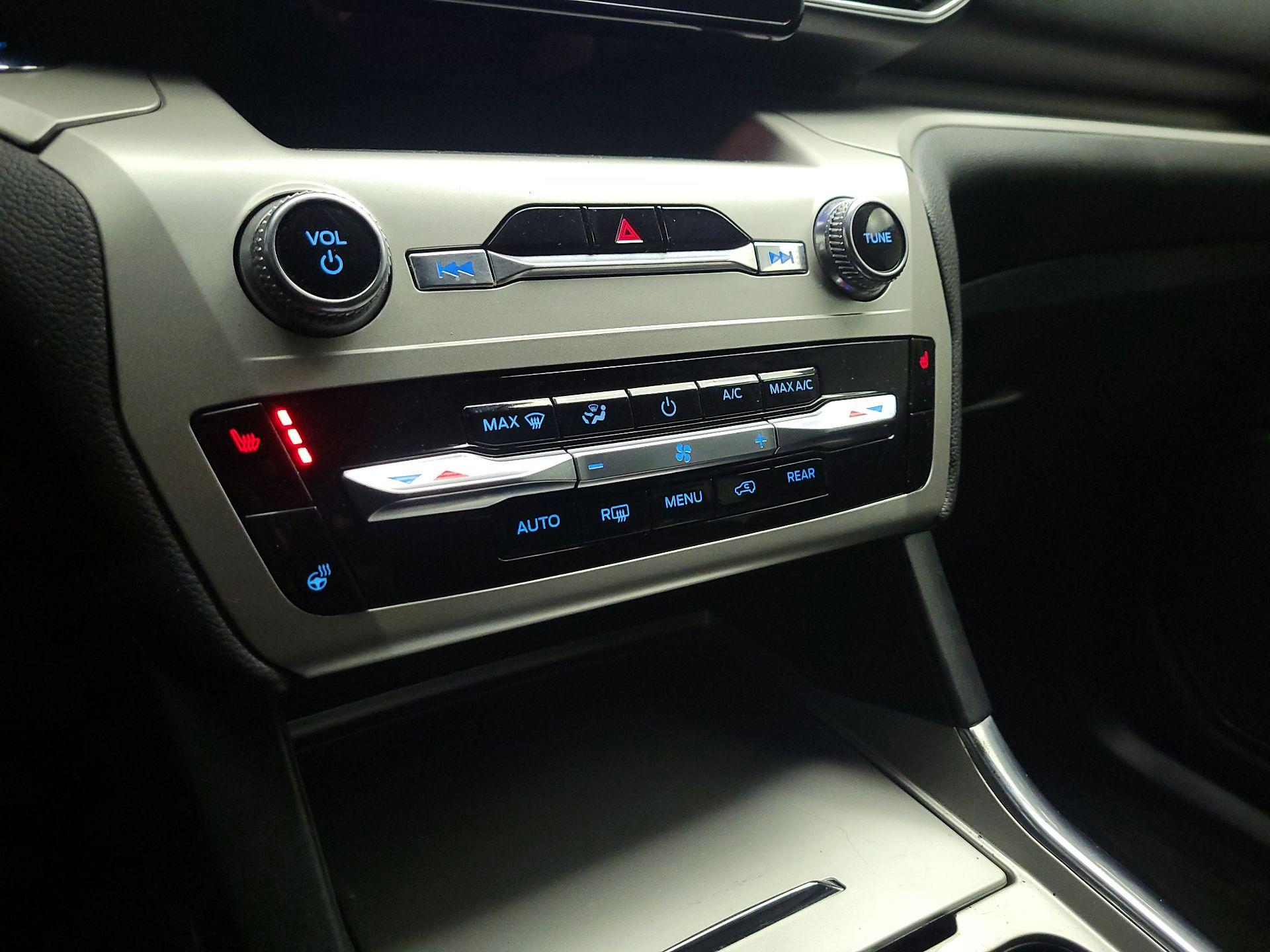 Thumbnail: 2022 Ford Explorer - 15