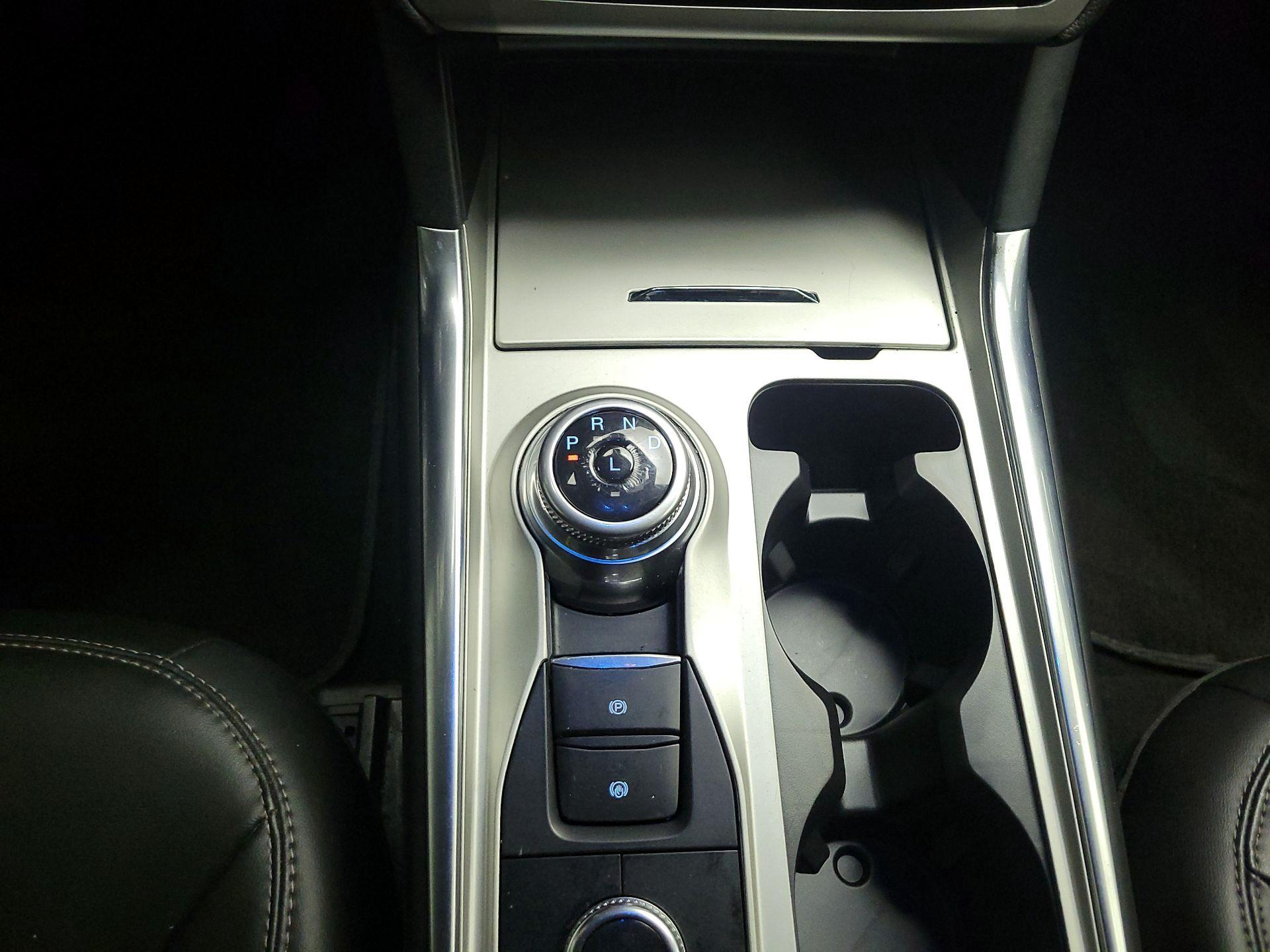 Thumbnail: 2022 Ford Explorer - 16