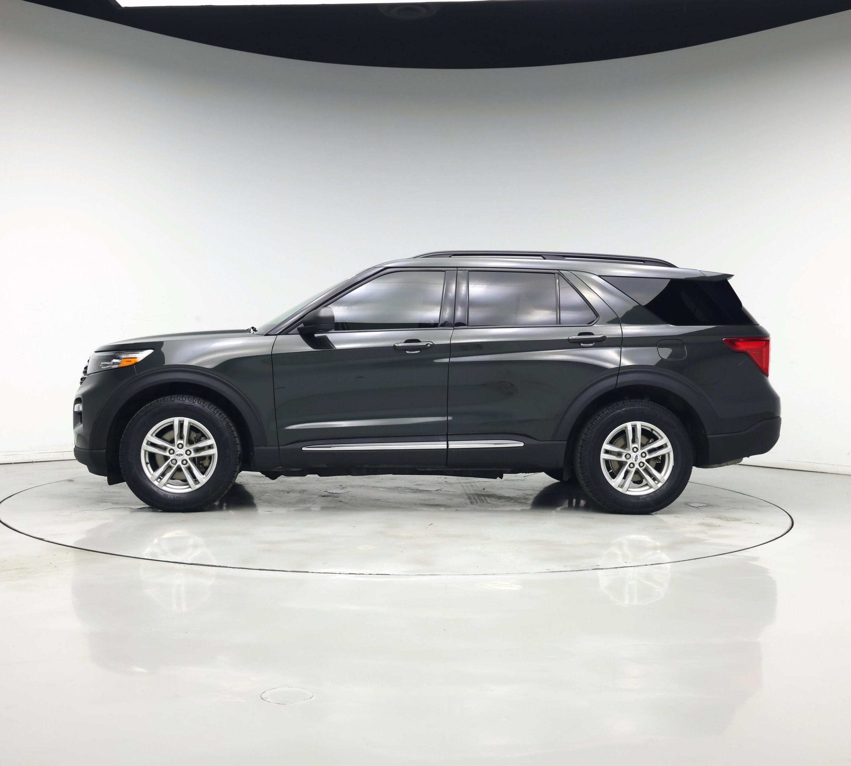 Thumbnail: 2022 Ford Explorer - 3