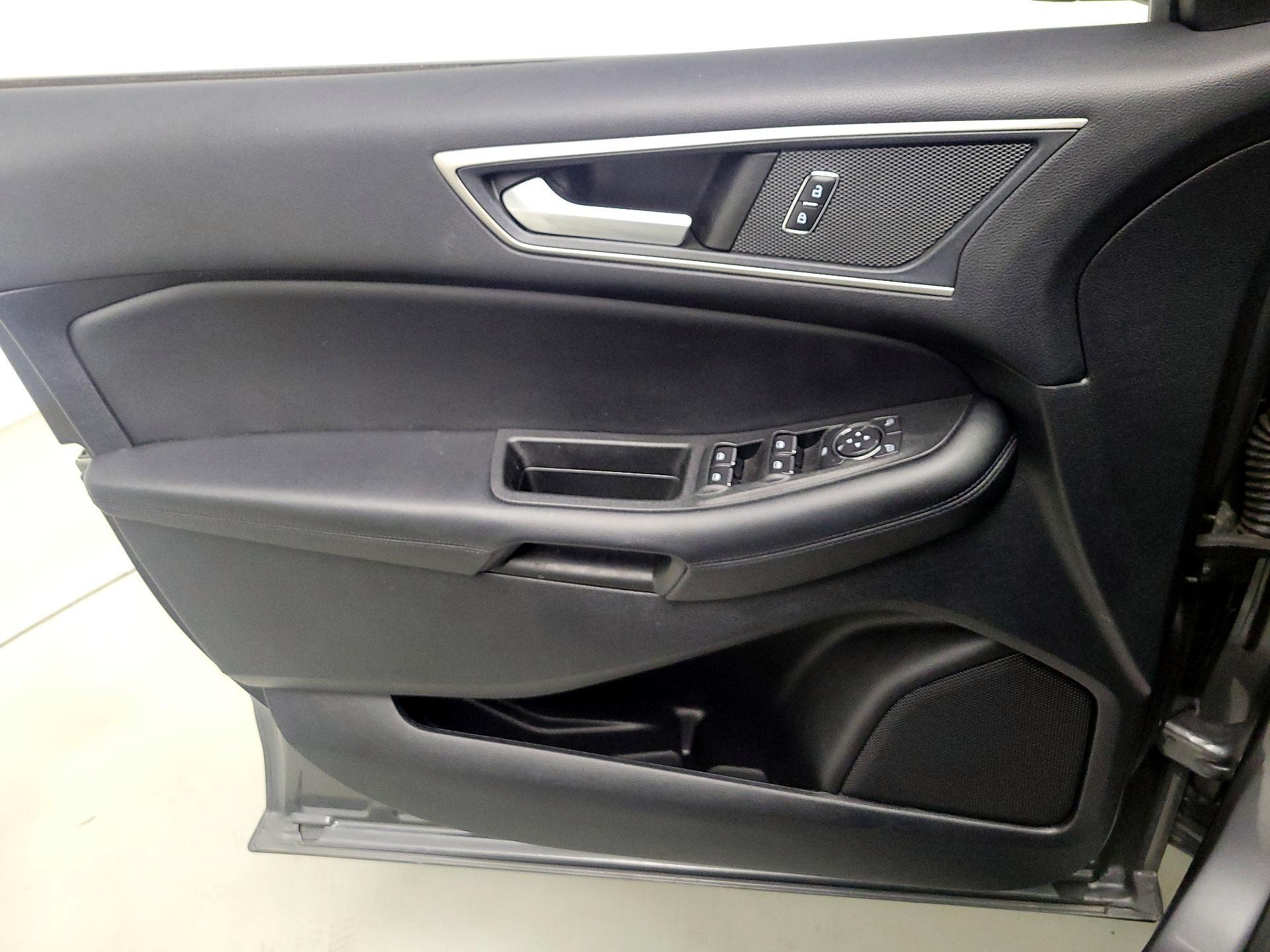 Thumbnail: 2022 Ford Edge - 12