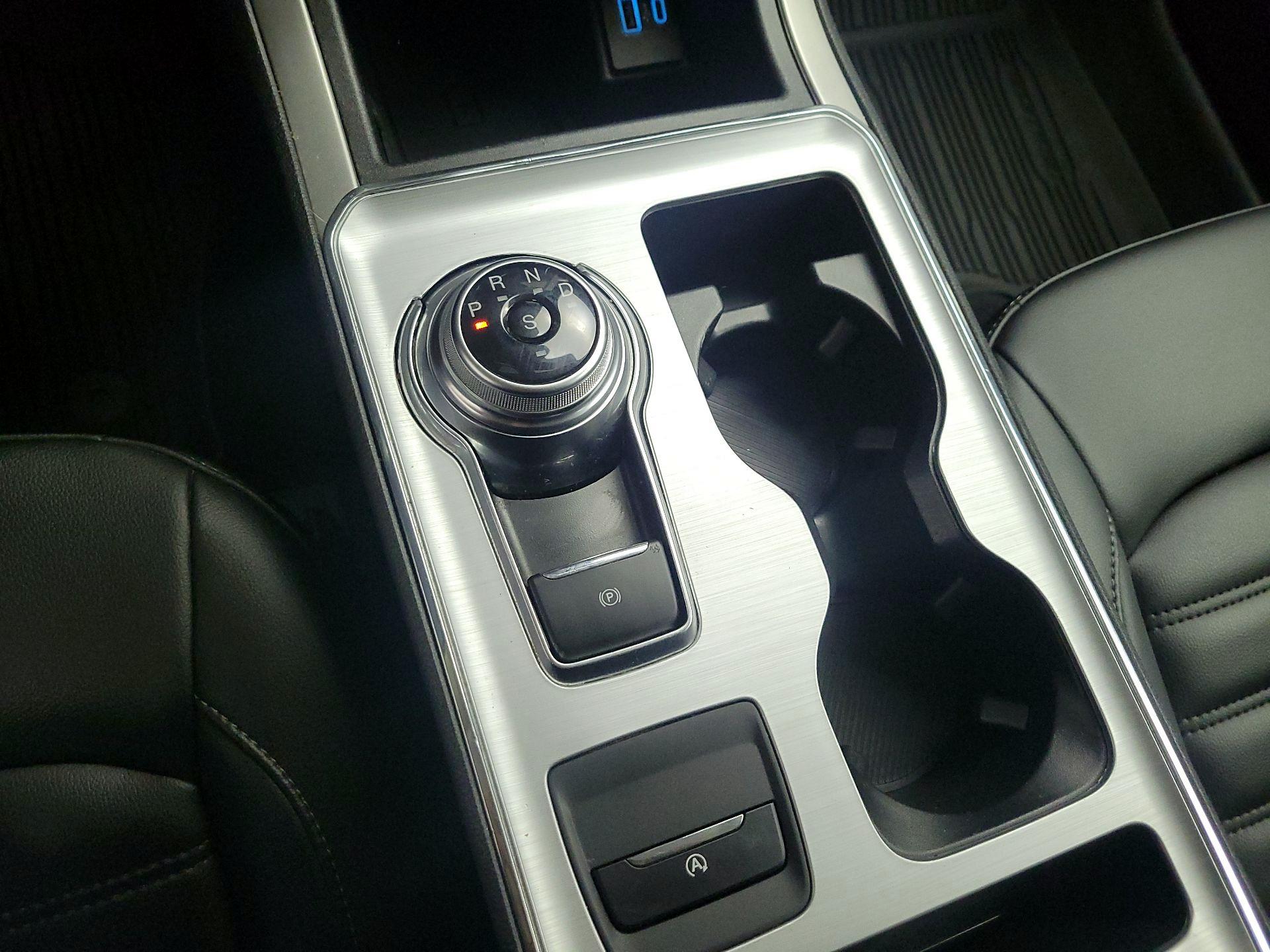 Thumbnail: 2022 Ford Edge - 17