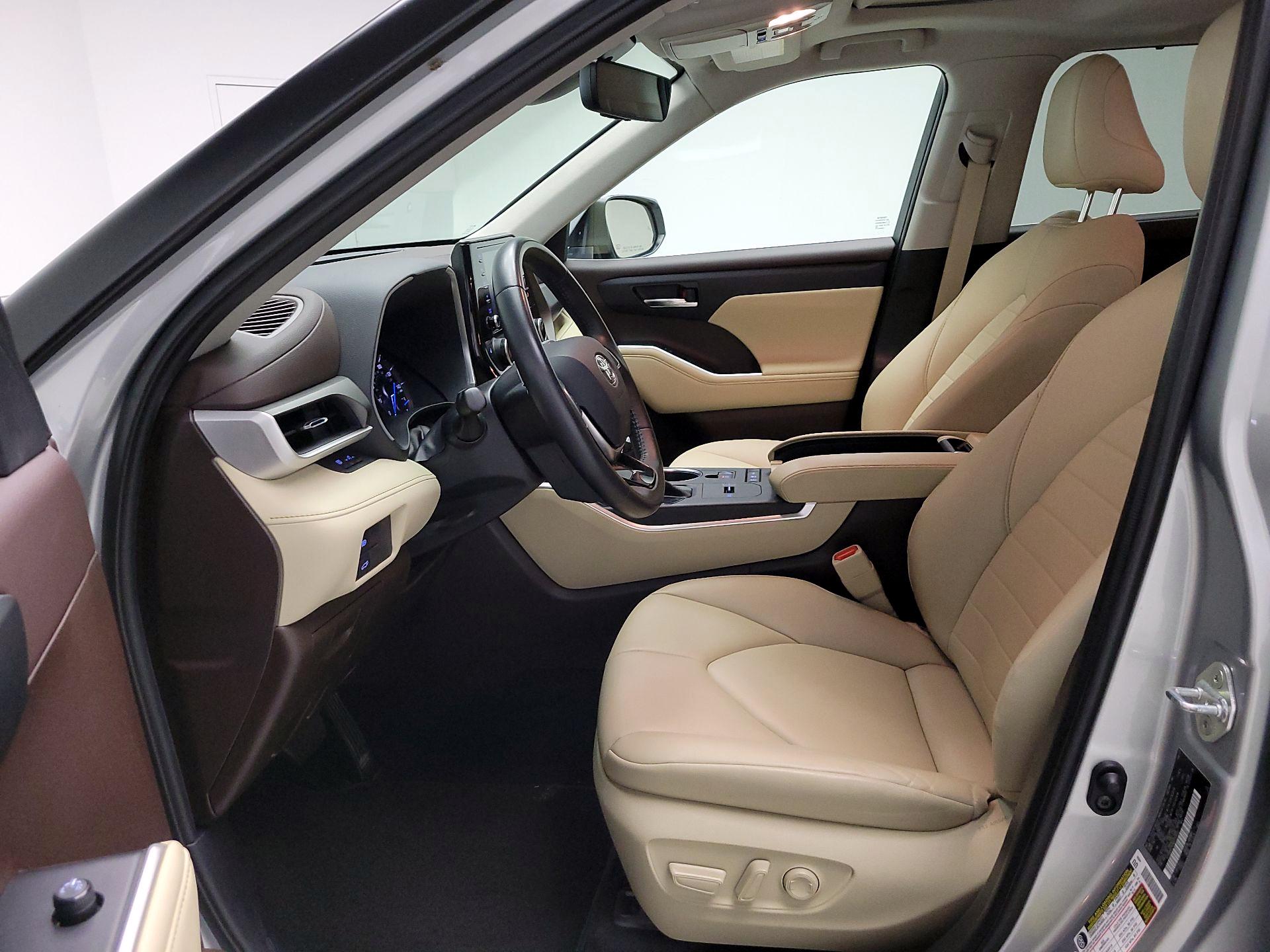 Thumbnail: 2021 Toyota Highlander - 11