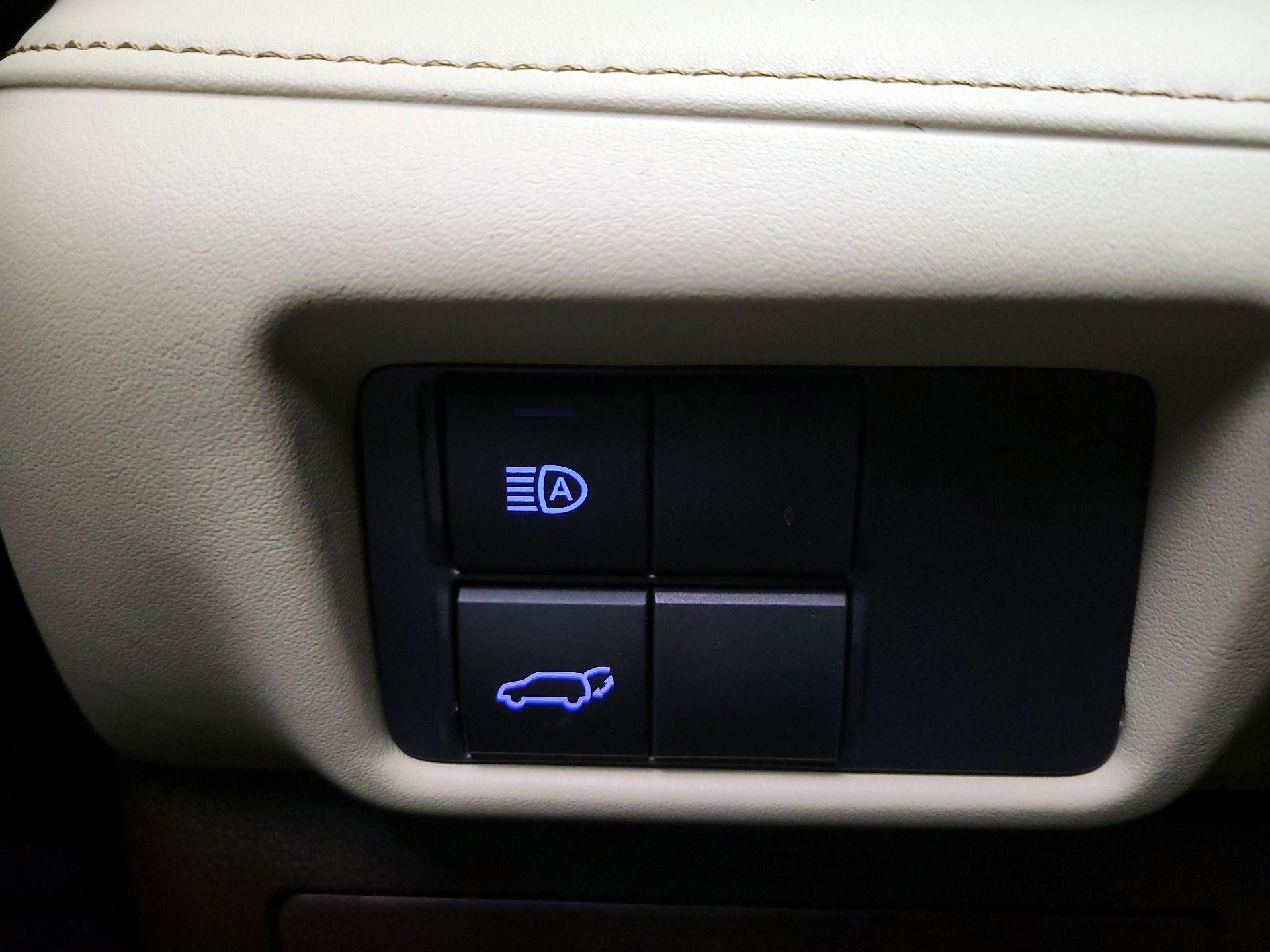 Thumbnail: 2021 Toyota Highlander - 13