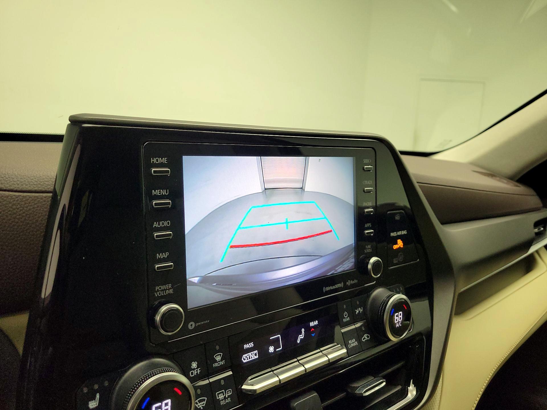 Thumbnail: 2021 Toyota Highlander - 14