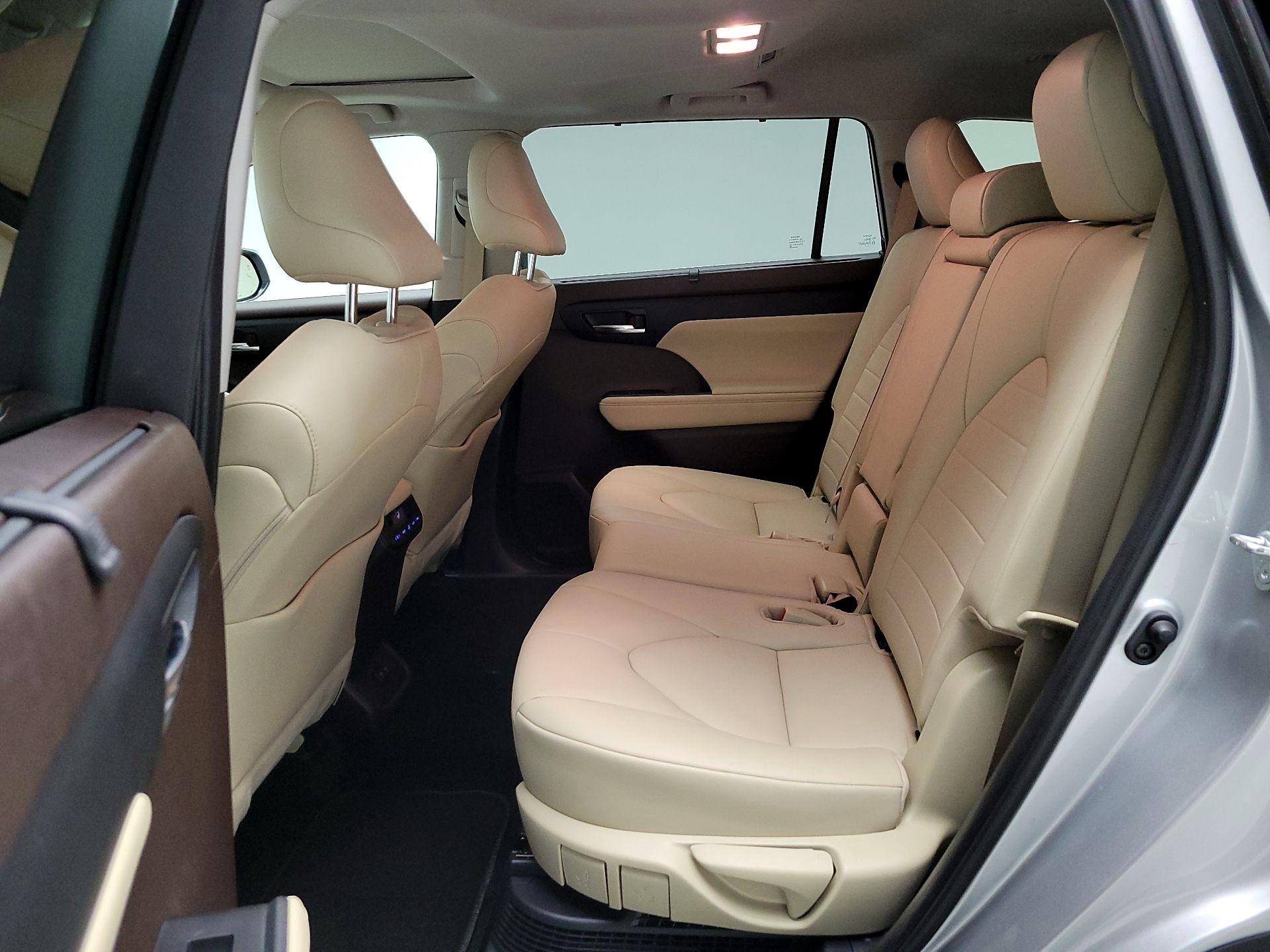 Thumbnail: 2021 Toyota Highlander - 19