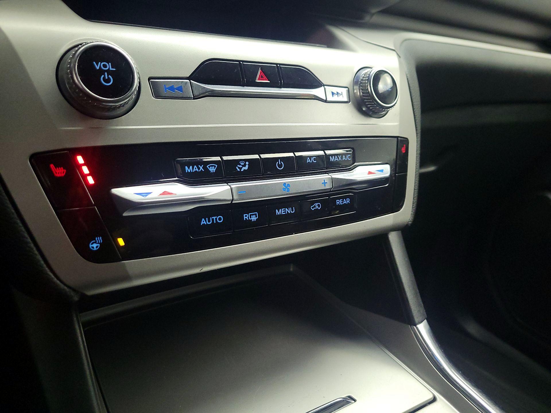 Thumbnail: 2022 Ford Explorer - 15