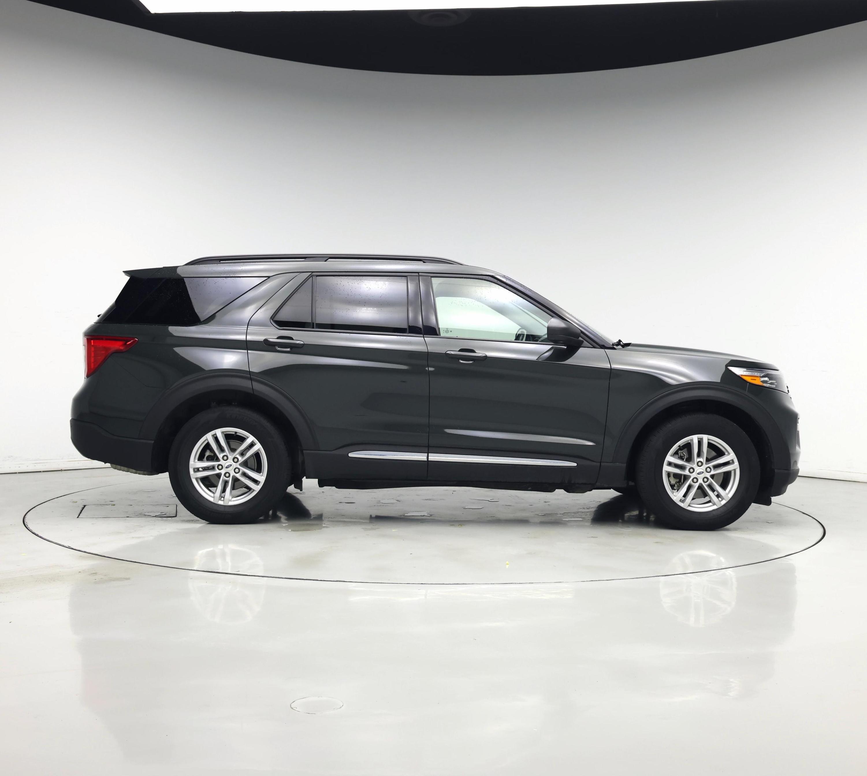 Thumbnail: 2022 Ford Explorer - 7