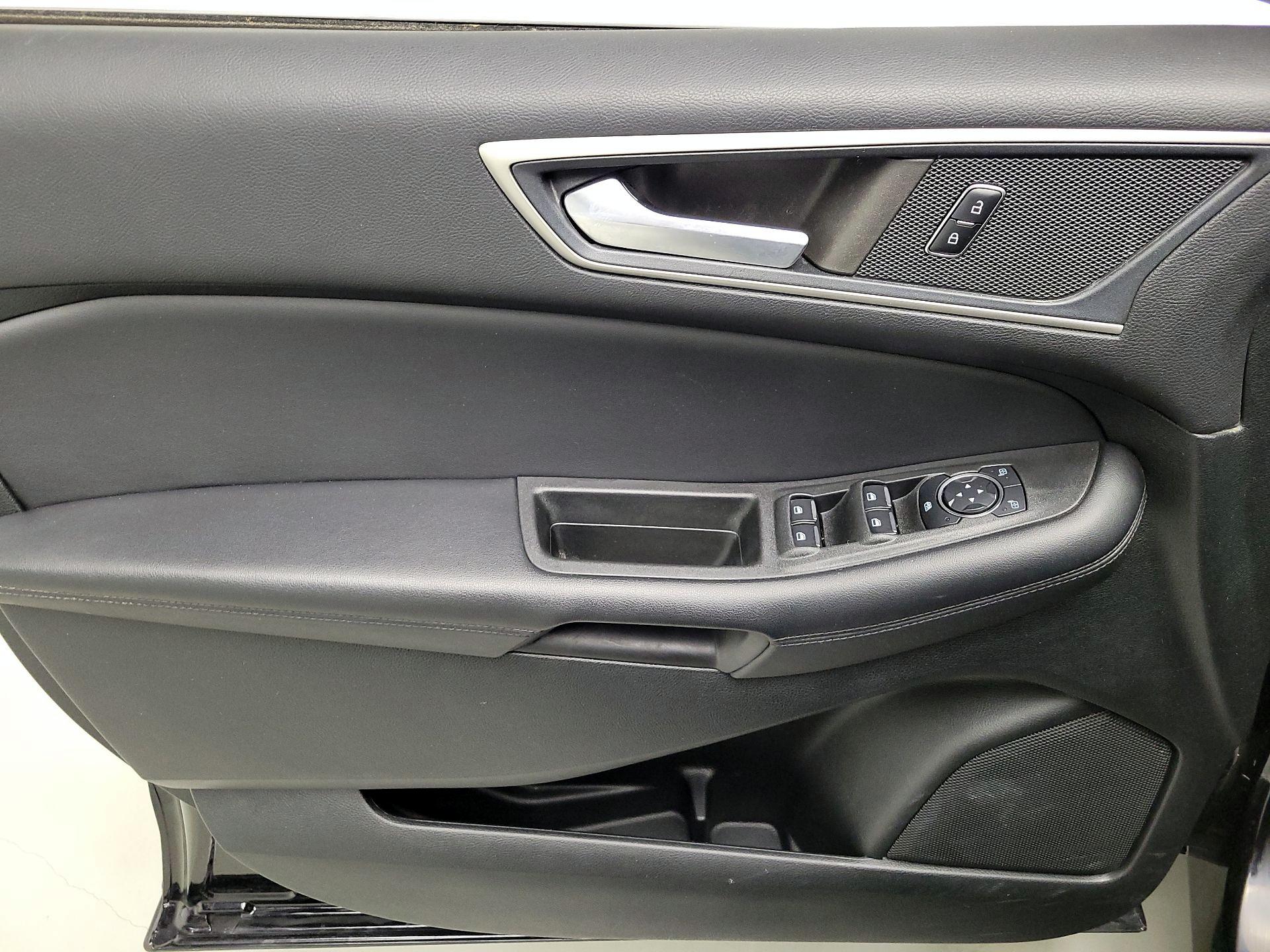 Thumbnail: 2023 Ford Edge - 12