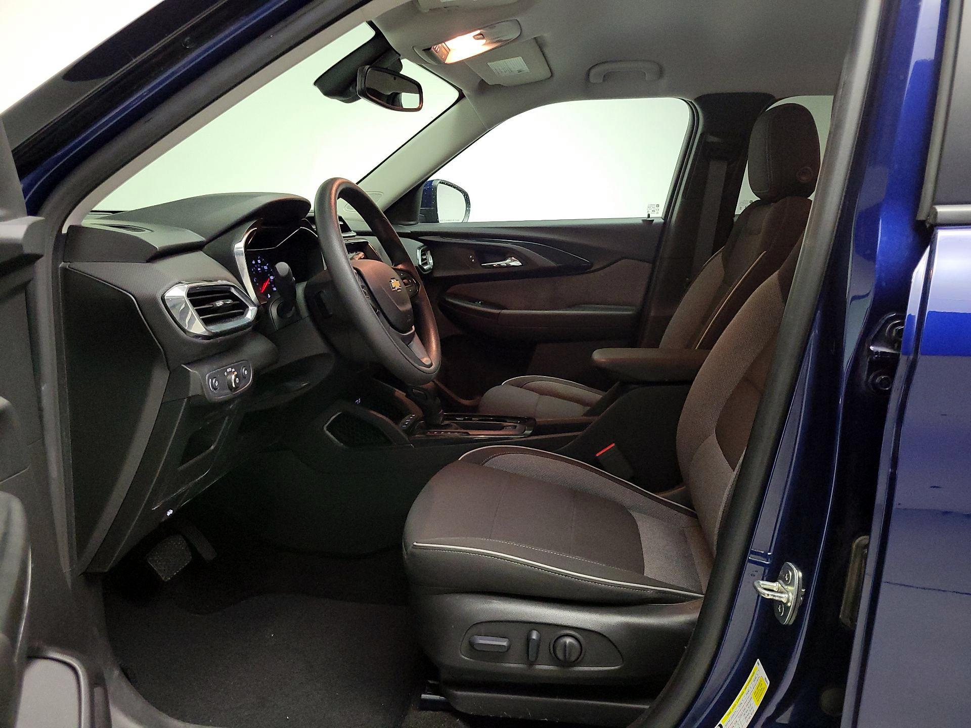 Thumbnail: 2023 Chevrolet TrailBlazer - 11