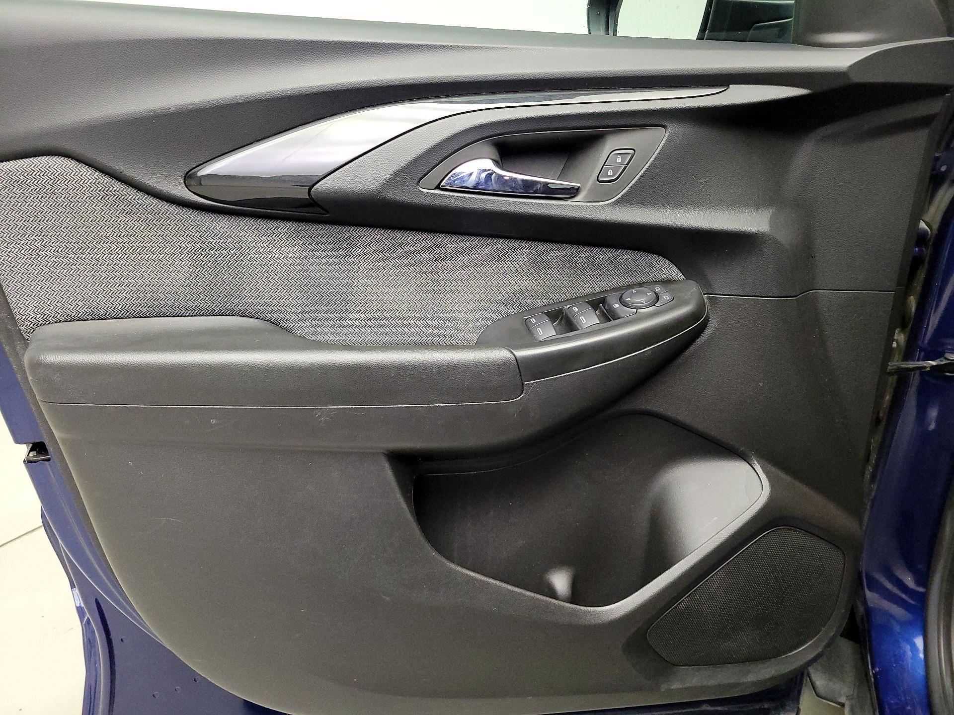 Thumbnail: 2023 Chevrolet TrailBlazer - 12