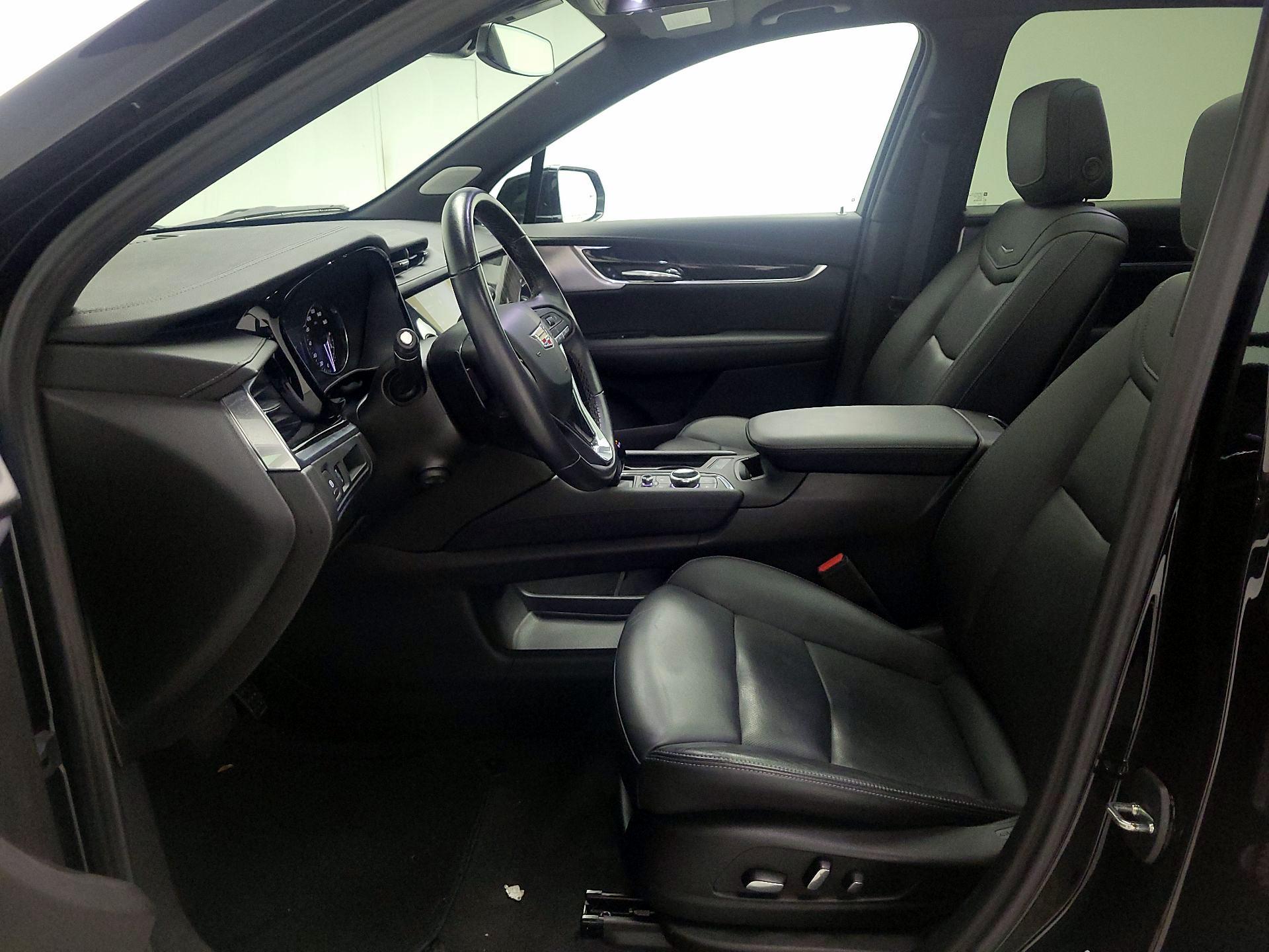 Thumbnail: 2022 Cadillac XT6 - 11