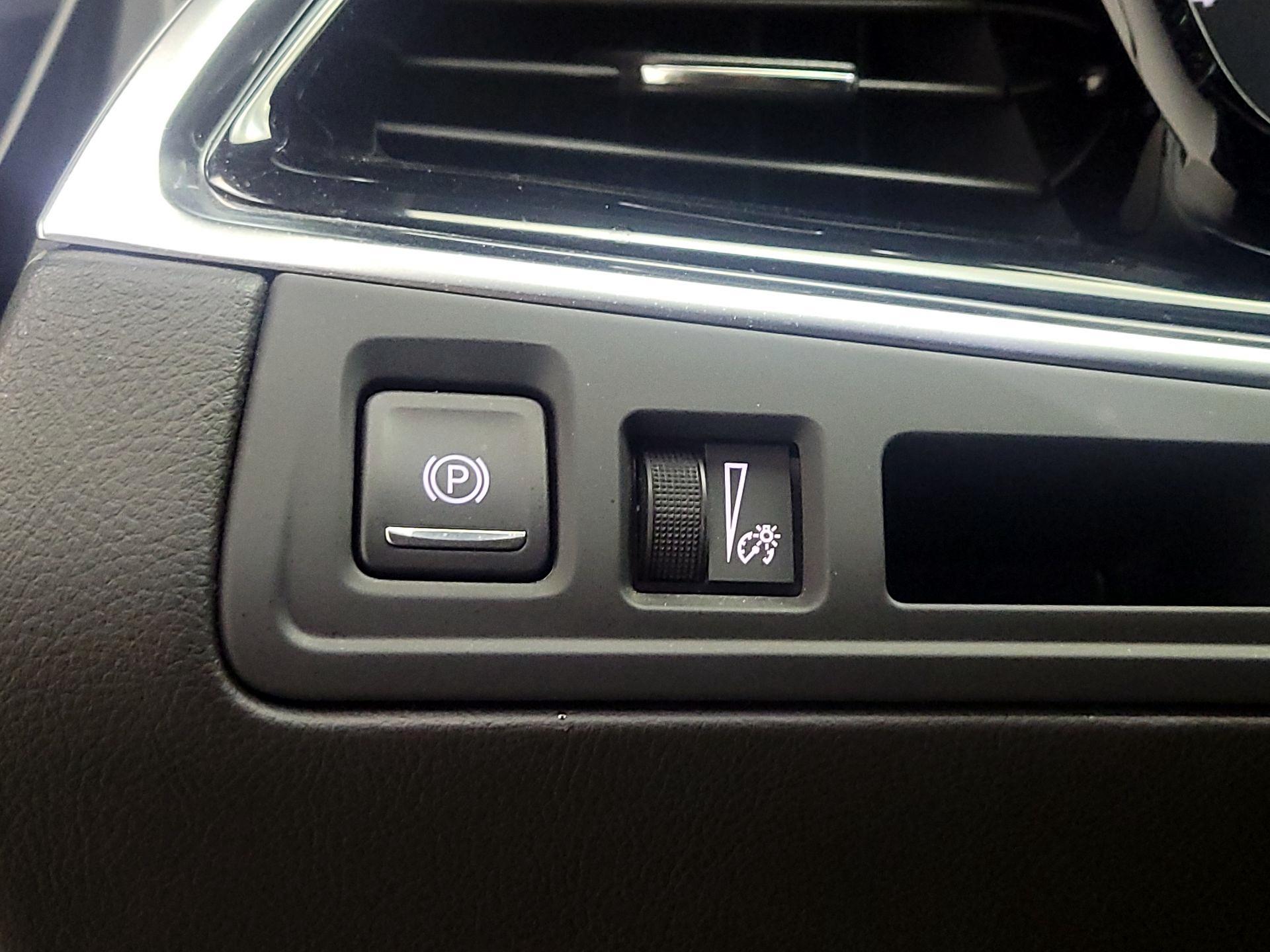 Thumbnail: 2022 Cadillac XT6 - 13