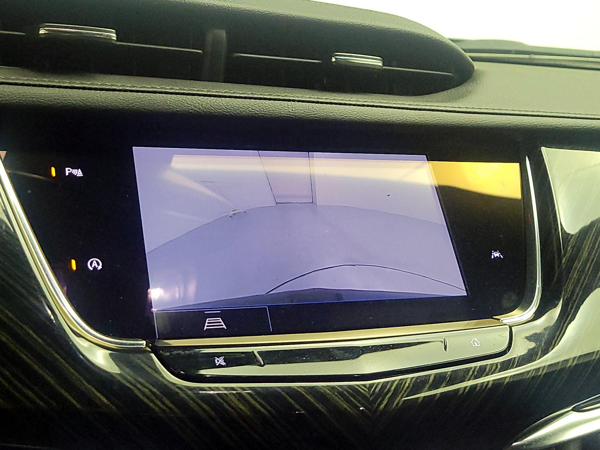 Thumbnail: 2022 Cadillac XT6 - 14