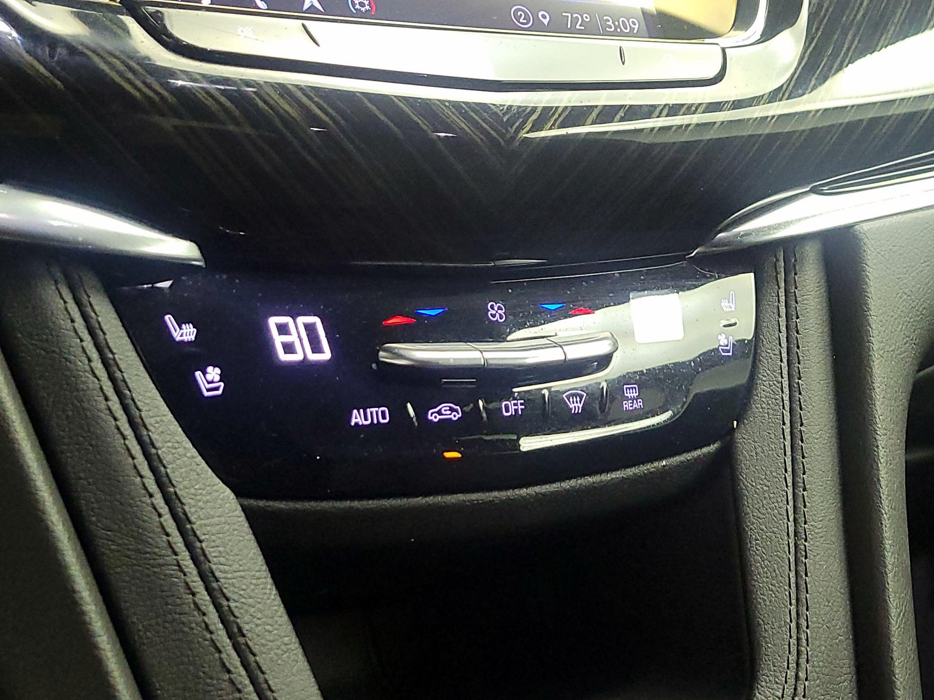 Thumbnail: 2022 Cadillac XT6 - 16