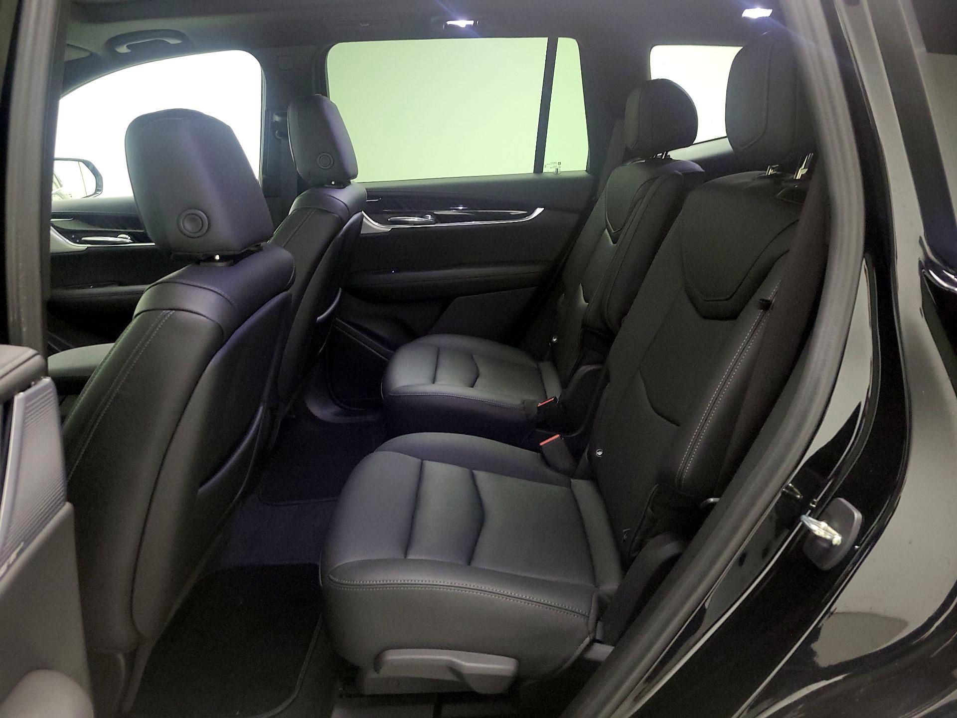 Thumbnail: 2022 Cadillac XT6 - 20