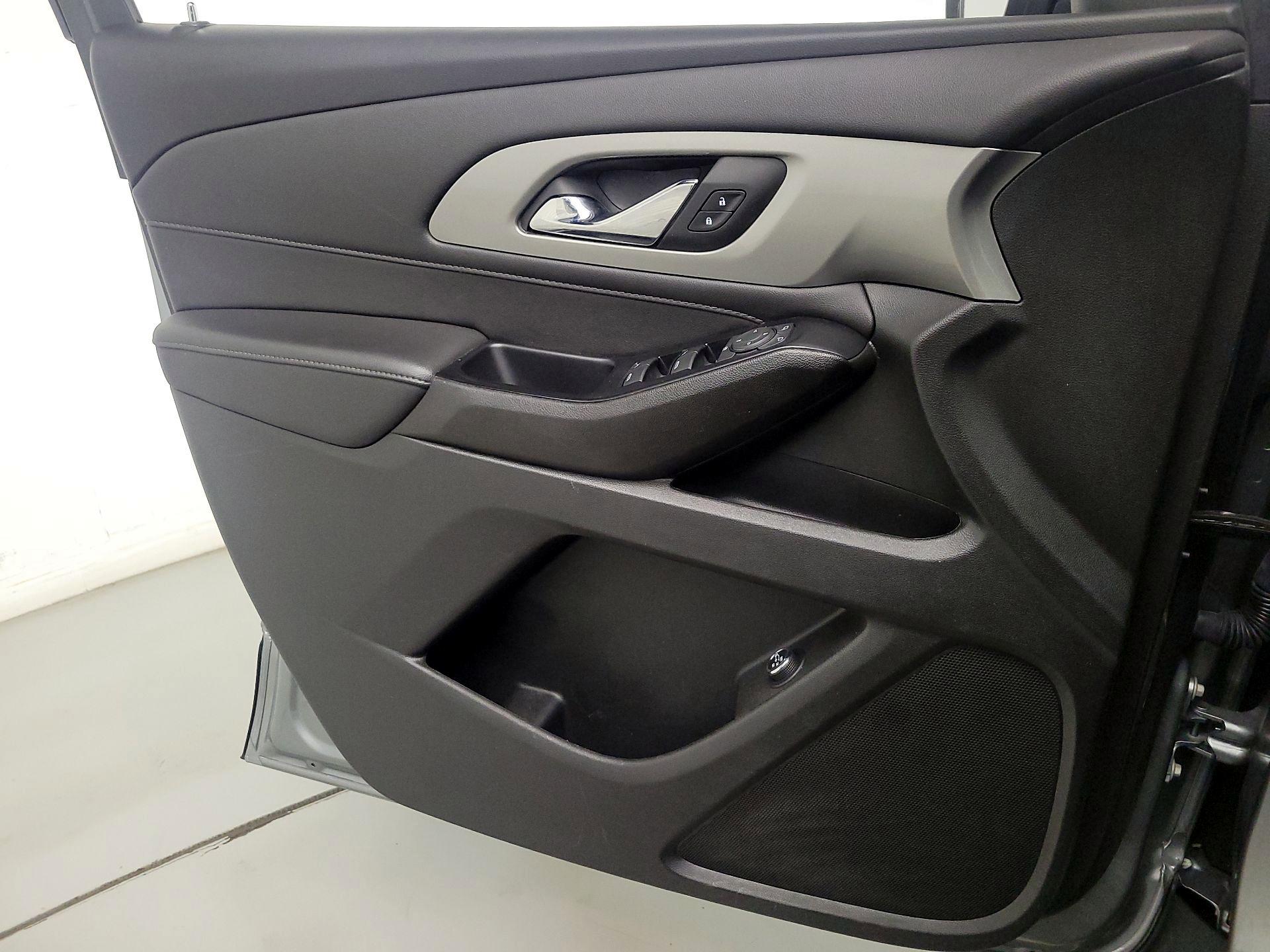 Thumbnail: 2023 Chevrolet Traverse - 12