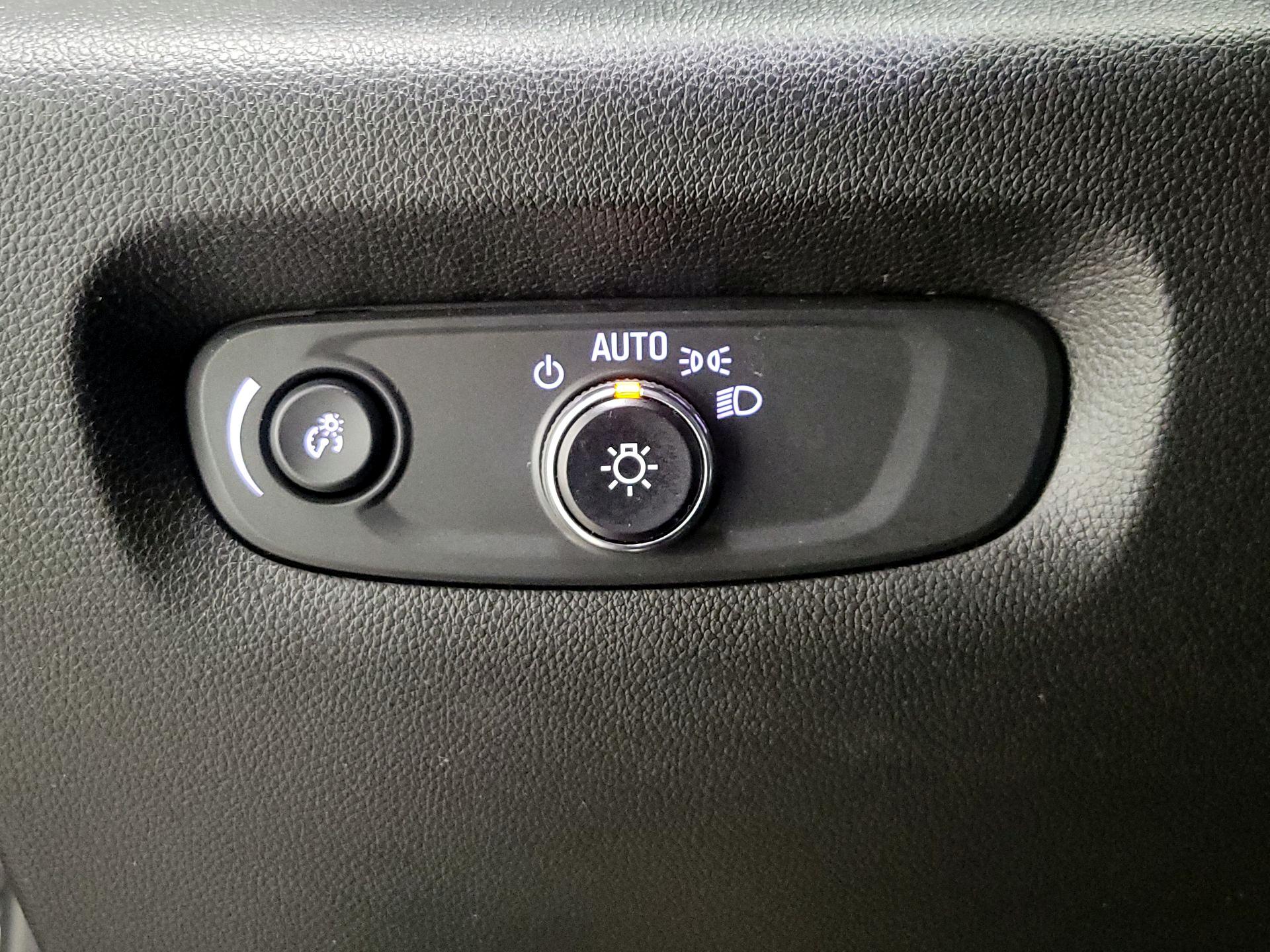 Thumbnail: 2023 Chevrolet Traverse - 13