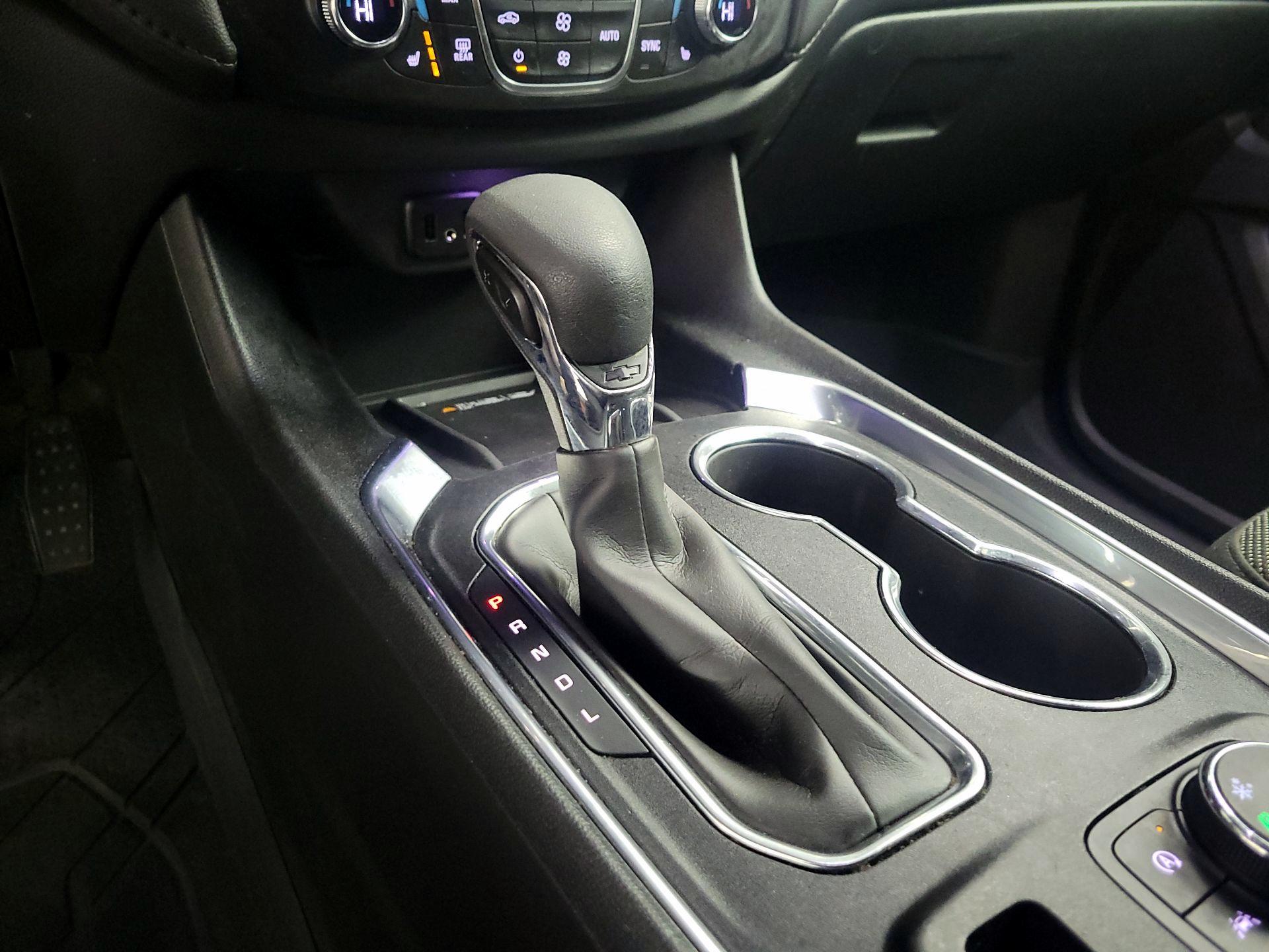 Thumbnail: 2023 Chevrolet Traverse - 17