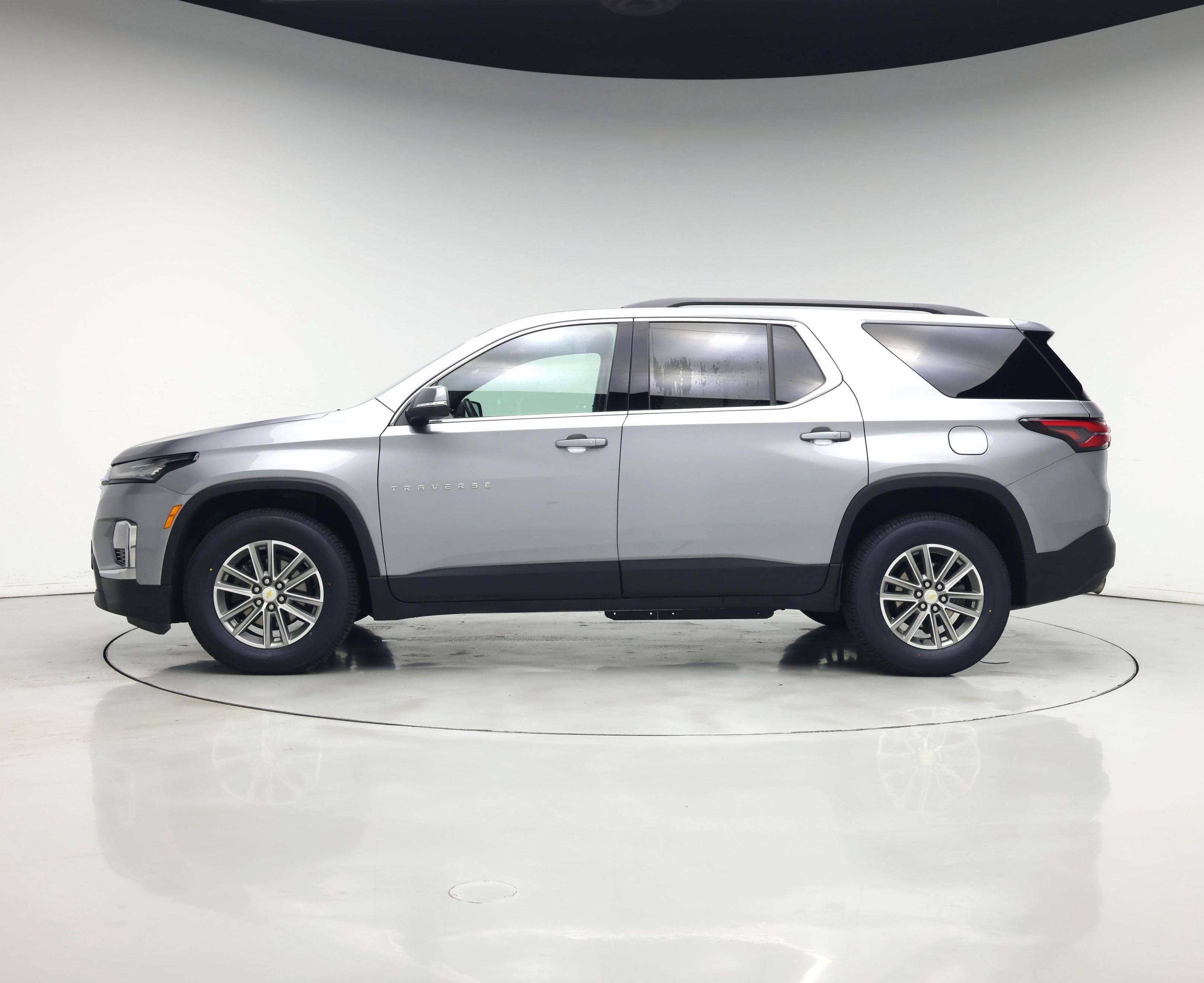 Thumbnail: 2023 Chevrolet Traverse - 3