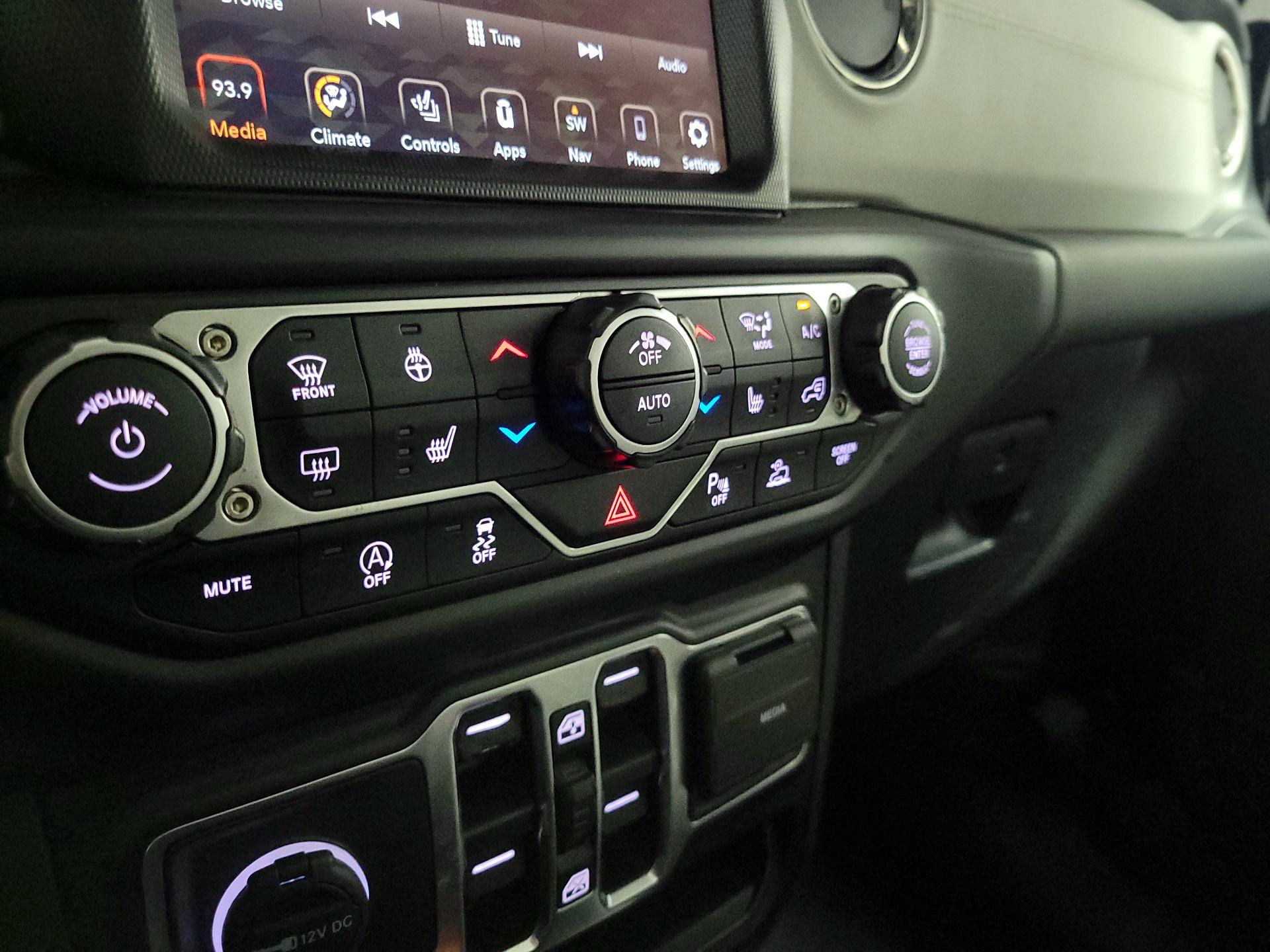 Thumbnail: 2021 Jeep Wrangler - 17