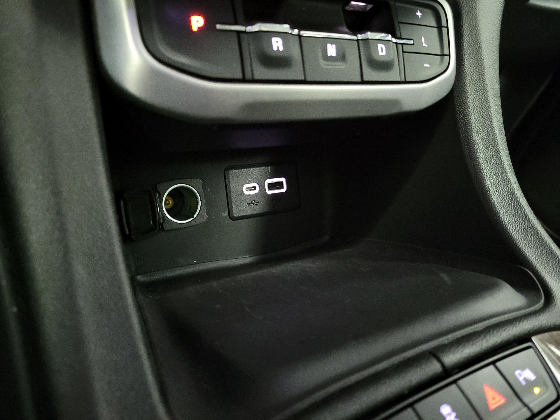 Thumbnail: 2023 GMC Acadia - 18