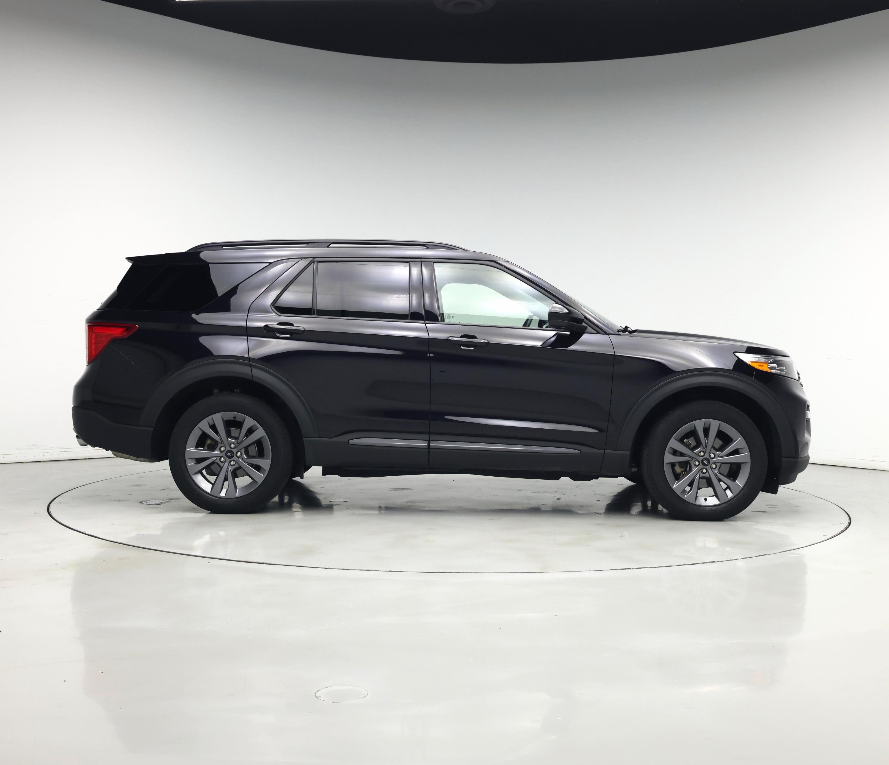 Thumbnail: 2022 Ford Explorer - 7