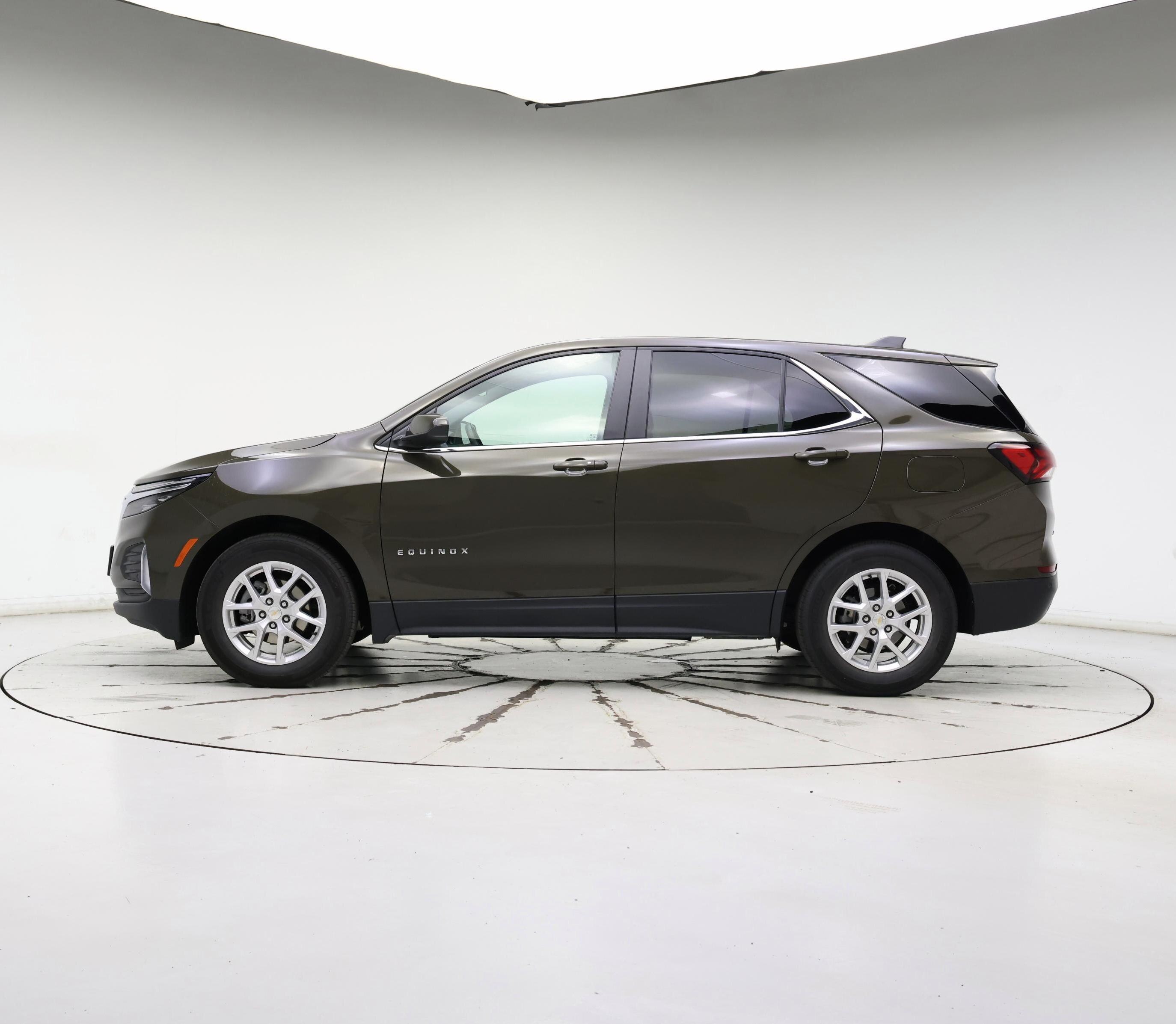 Thumbnail: 2023 Chevrolet Equinox - 3