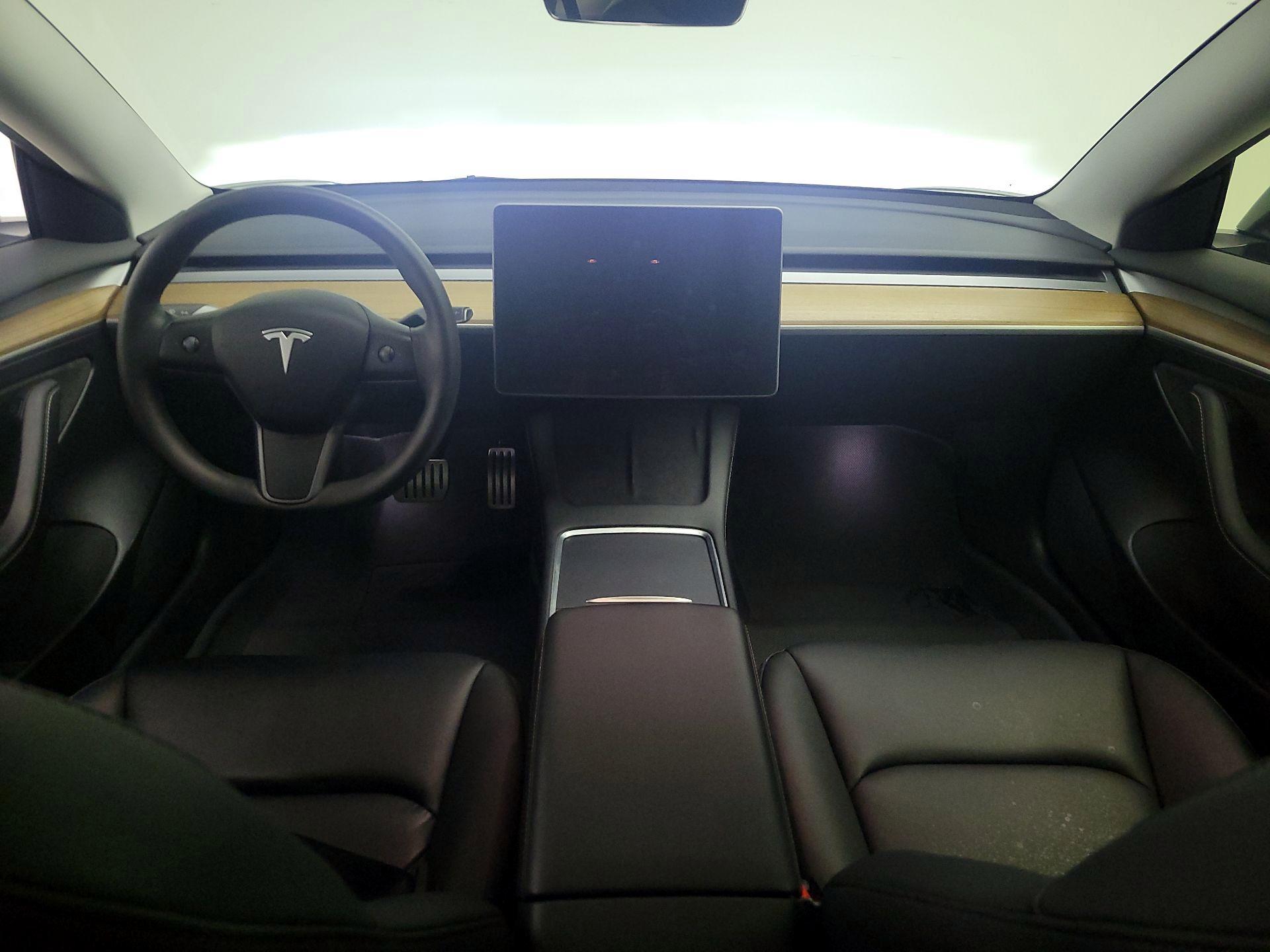 Thumbnail: 2022 Tesla Model 3 - 9