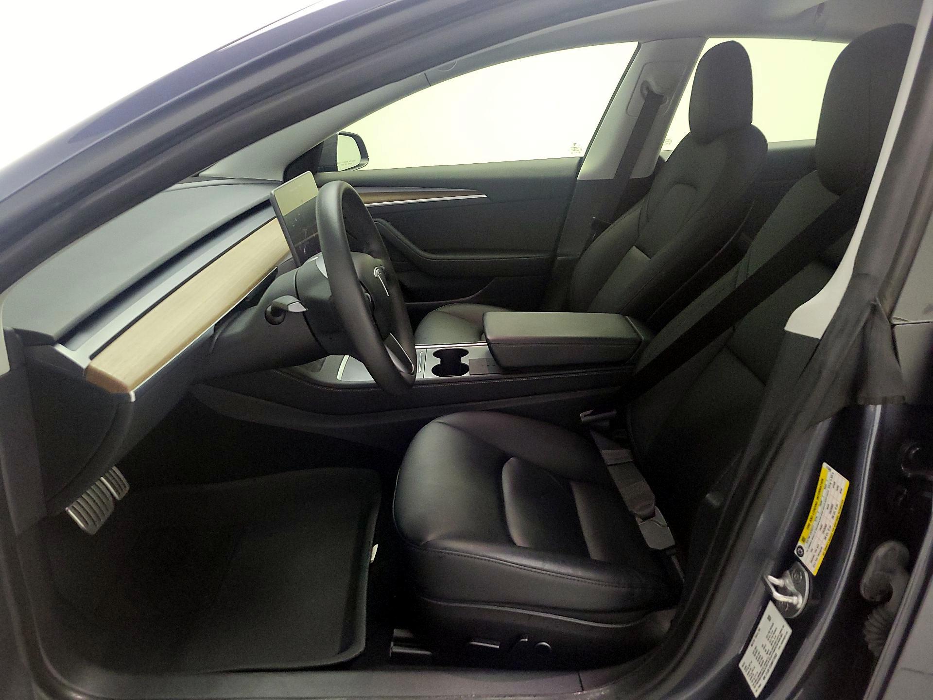 Thumbnail: 2022 Tesla Model 3 - 11