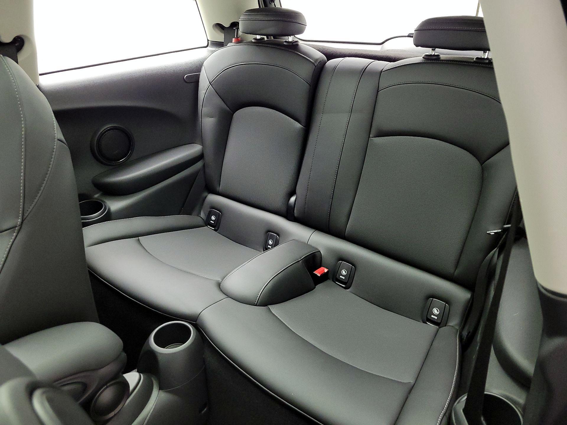 Thumbnail: 2023 MINI Cooper Hardtop - 17