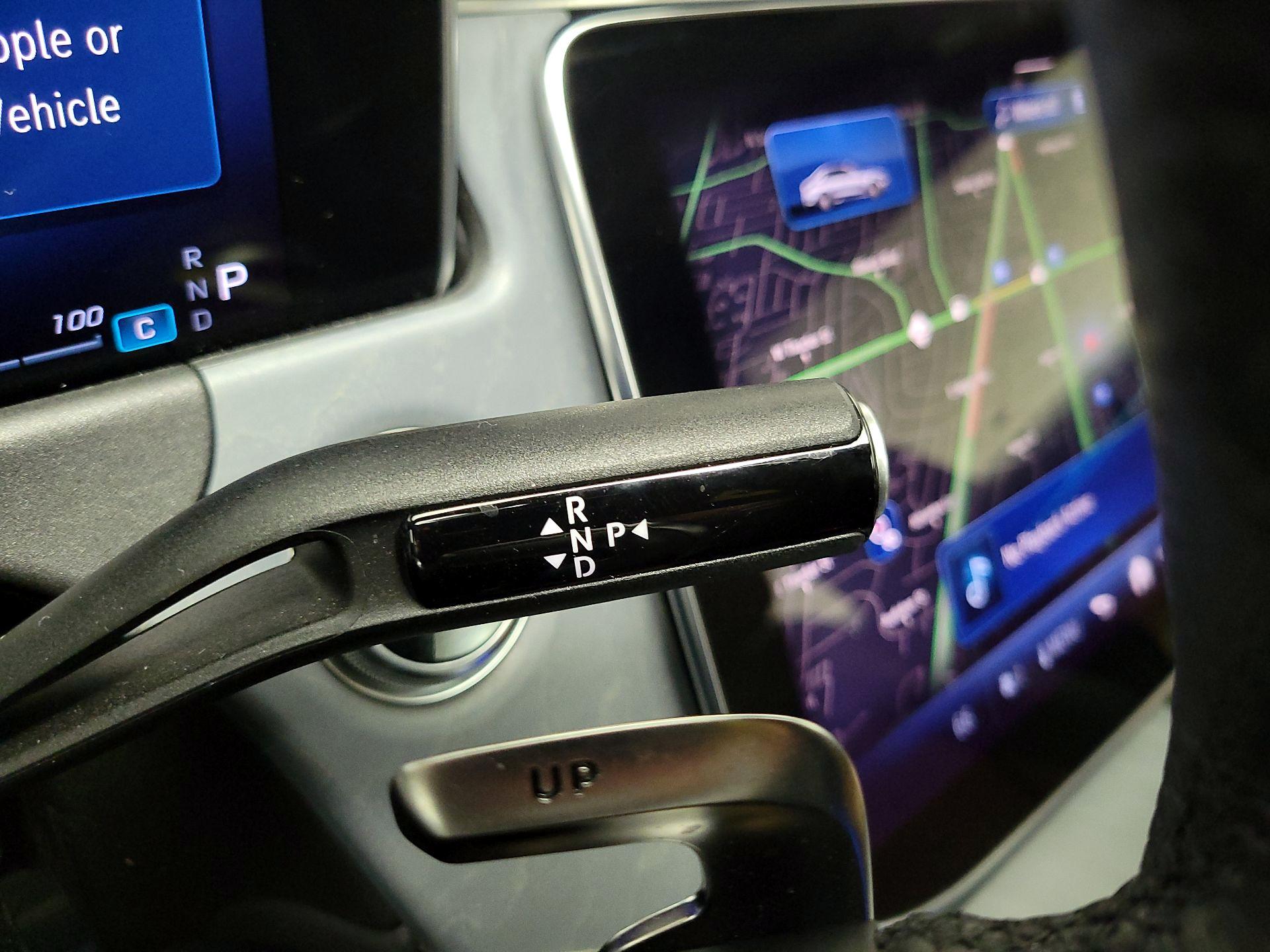 Thumbnail: 2025 Mercedes-Benz E-Class - 18