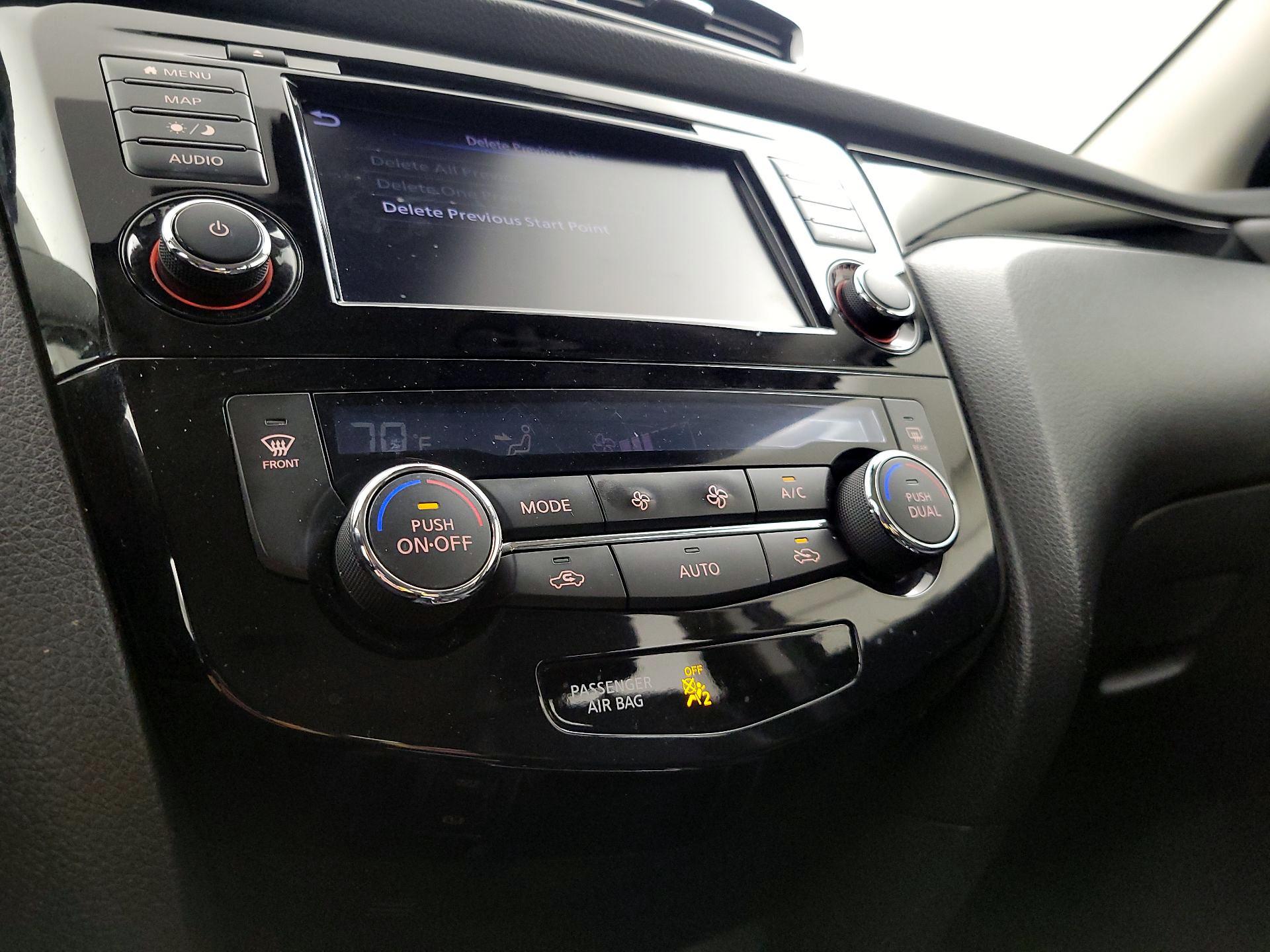 Thumbnail: 2019 Nissan Rogue Sport - 14